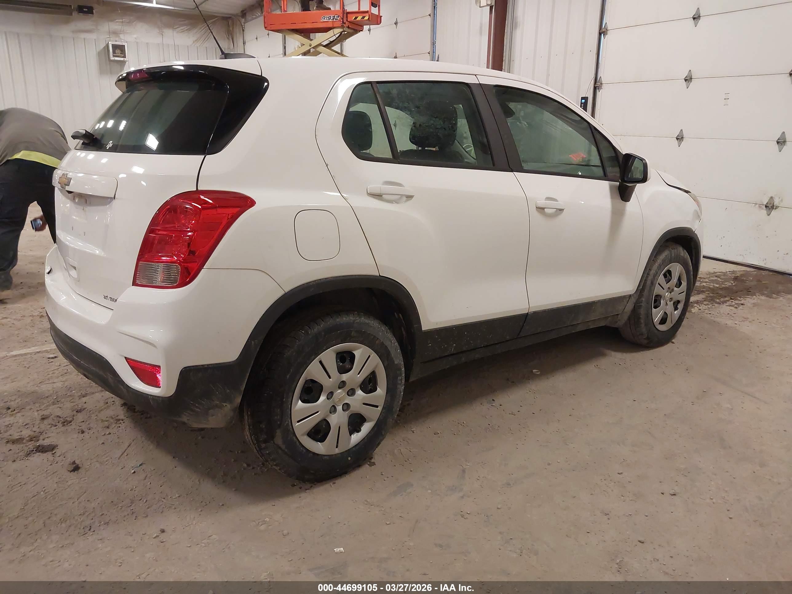 CHEVROLET TRAX image 4