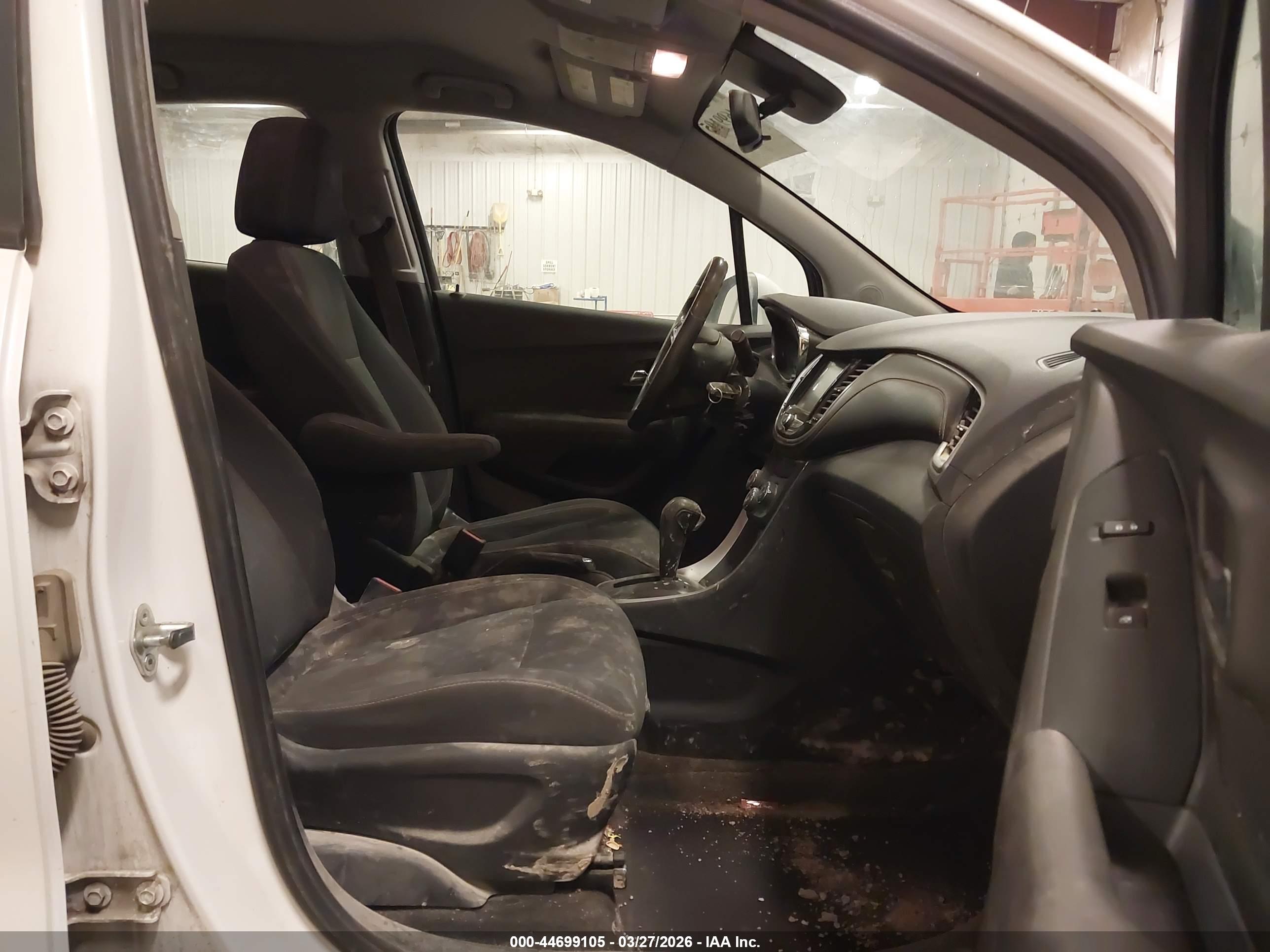 CHEVROLET TRAX image 5
