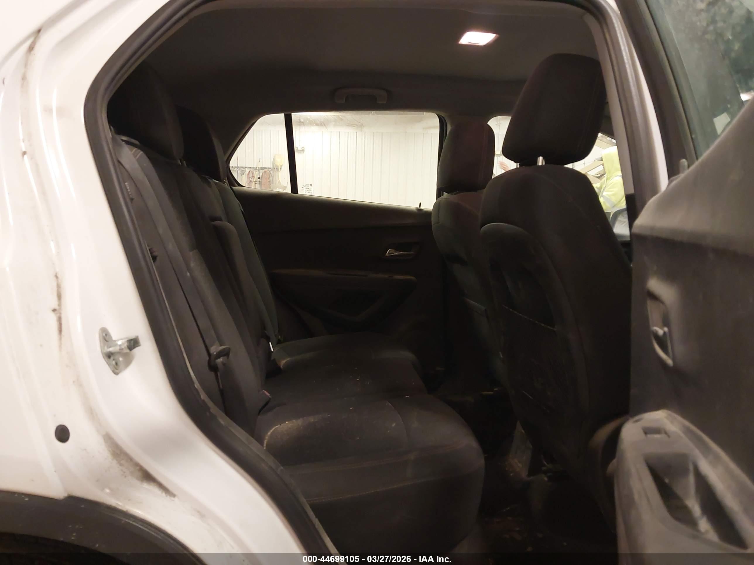 CHEVROLET TRAX image 8