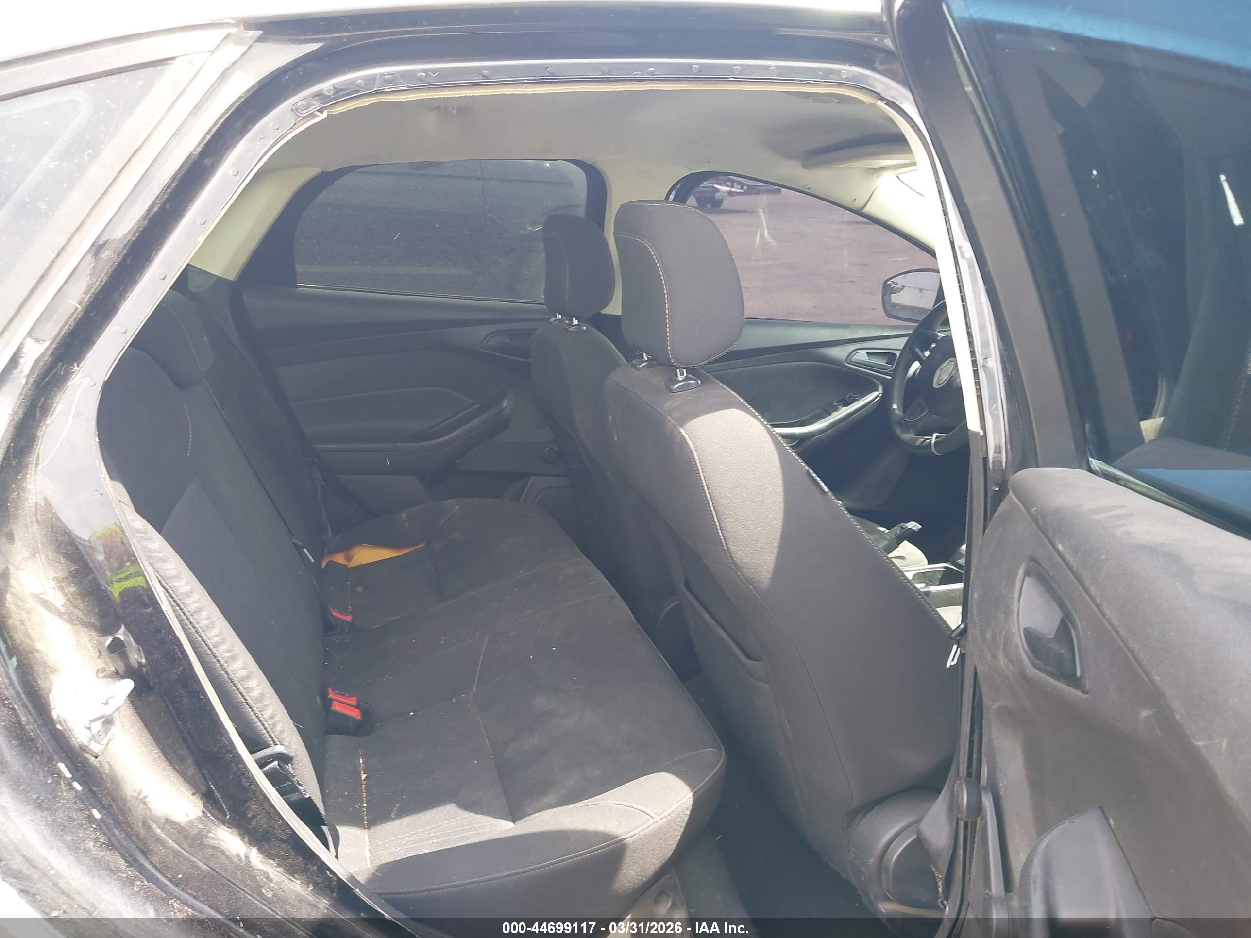 FORD FOCUS image 8