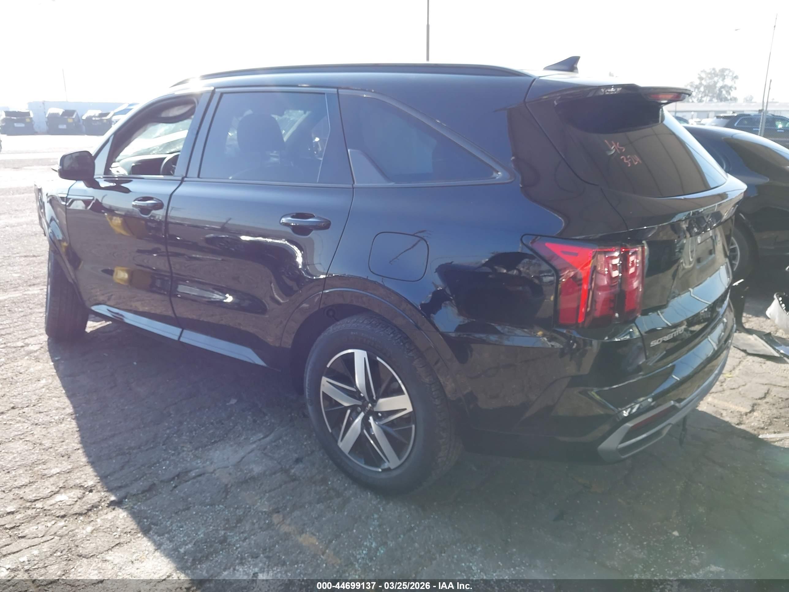 KIA SORENTO image 3