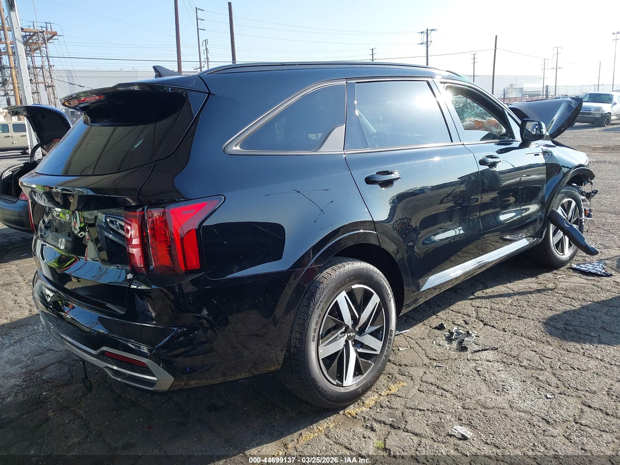 KIA SORENTO image 4