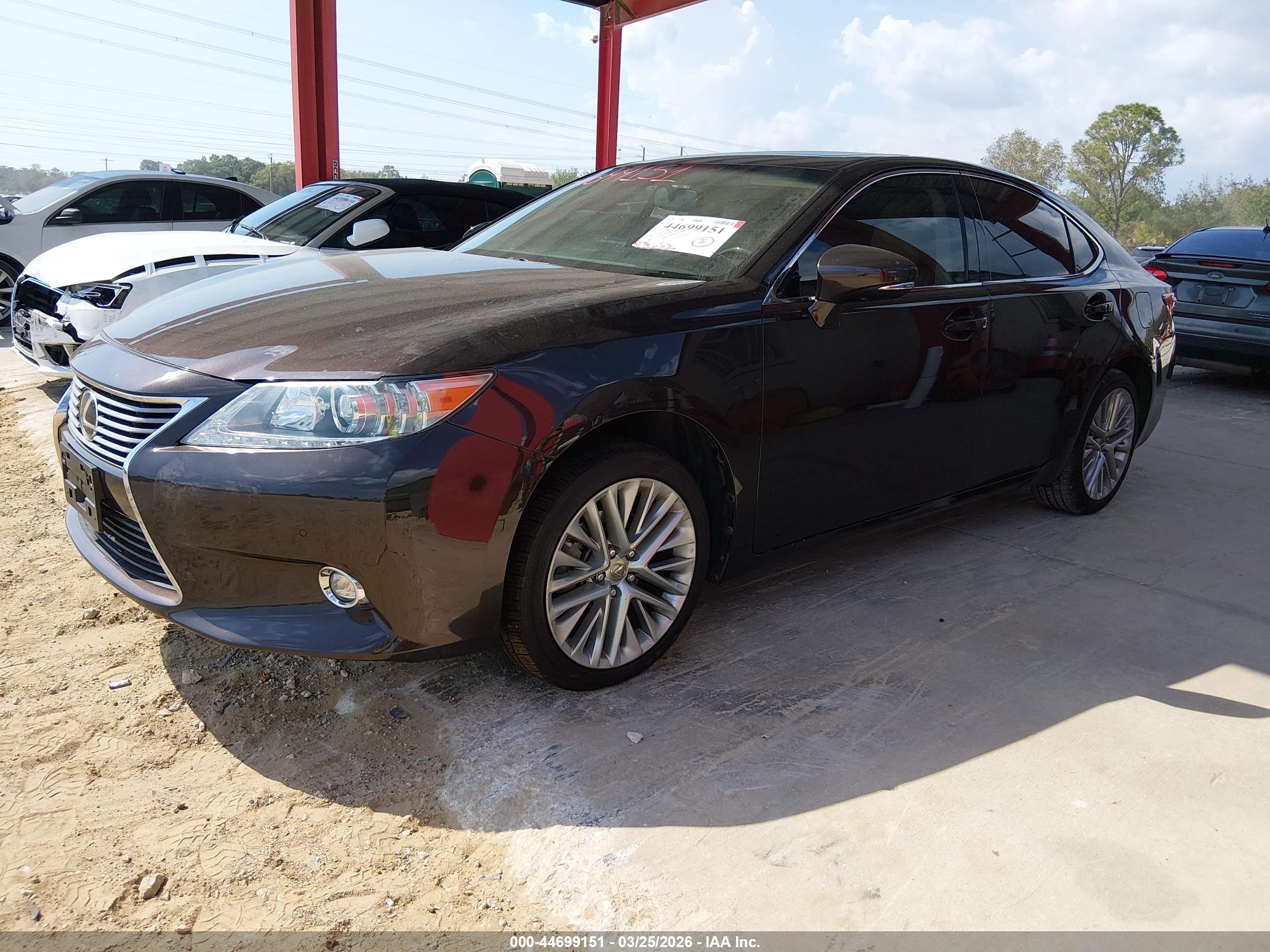 LEXUS ES image 2