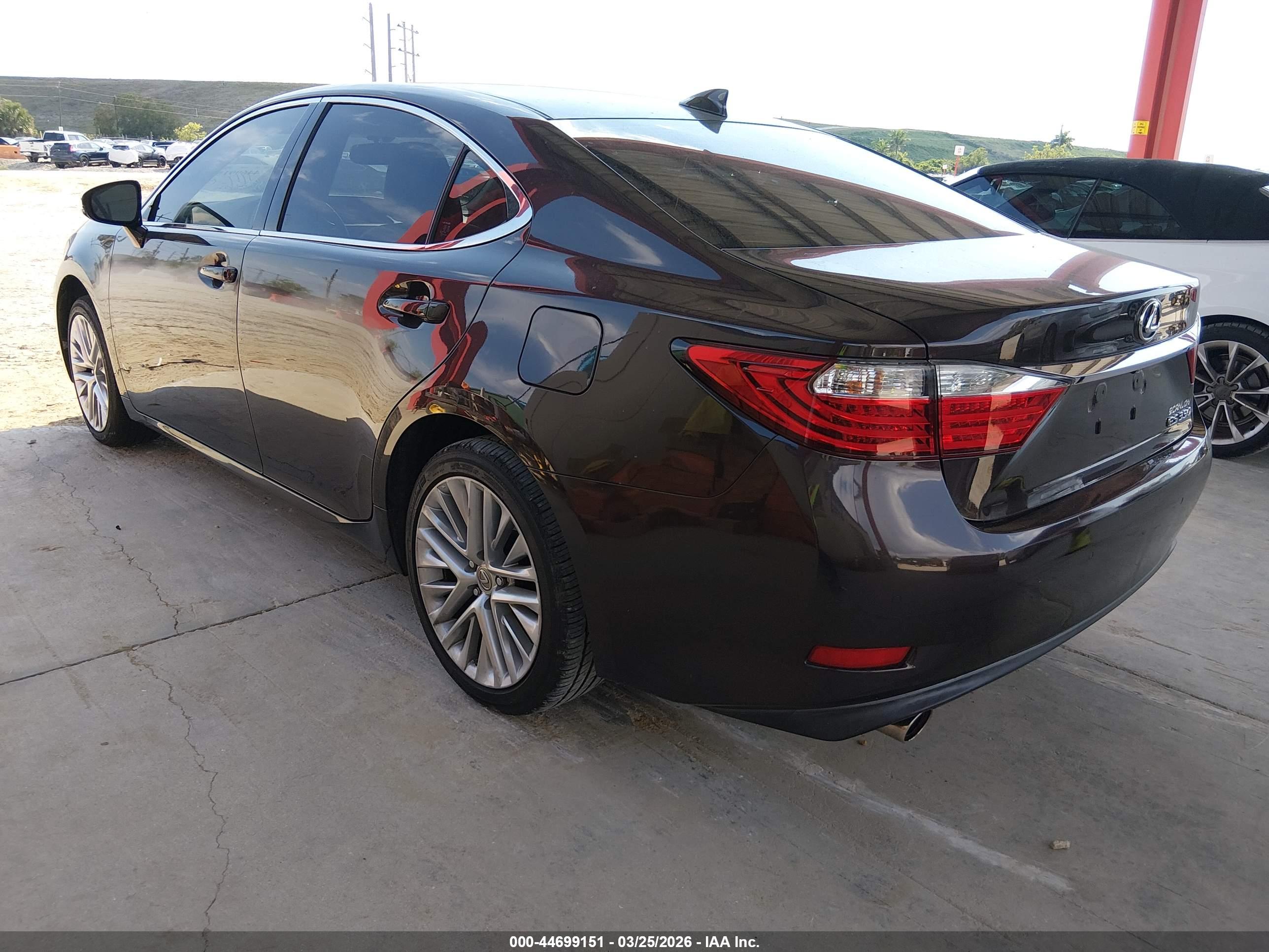 LEXUS ES image 3