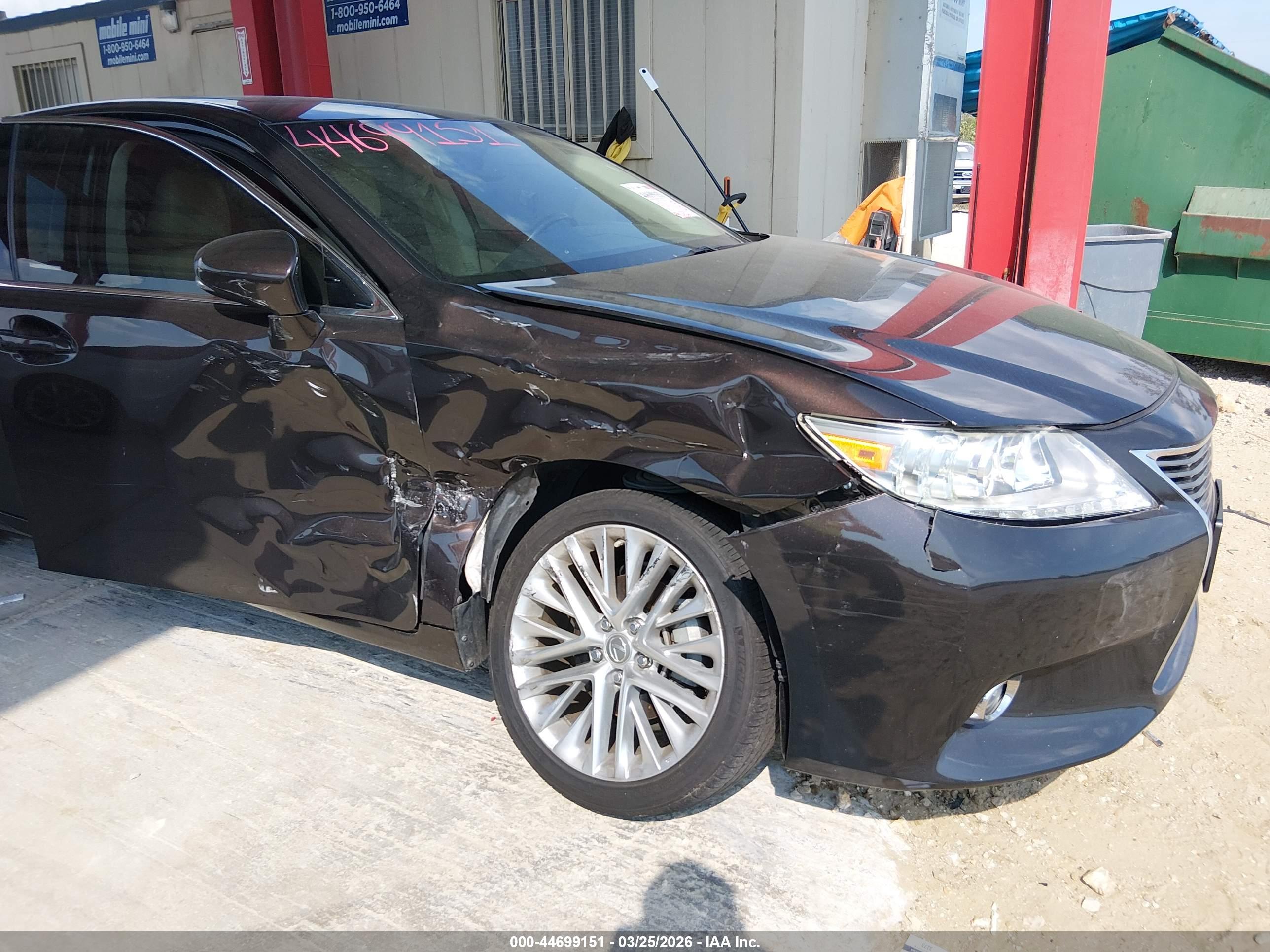 LEXUS ES image 6