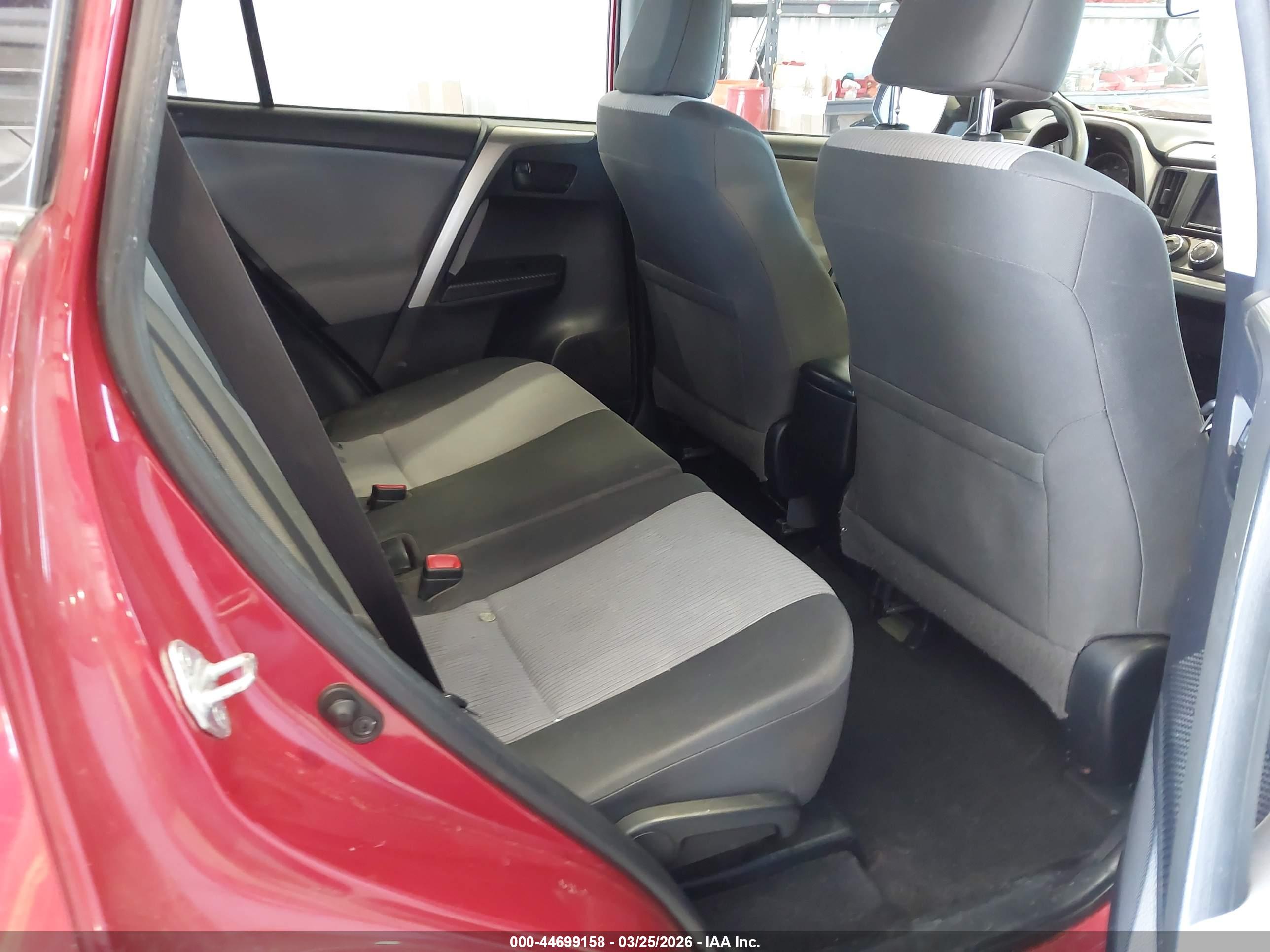 TOYOTA RAV4 image 8