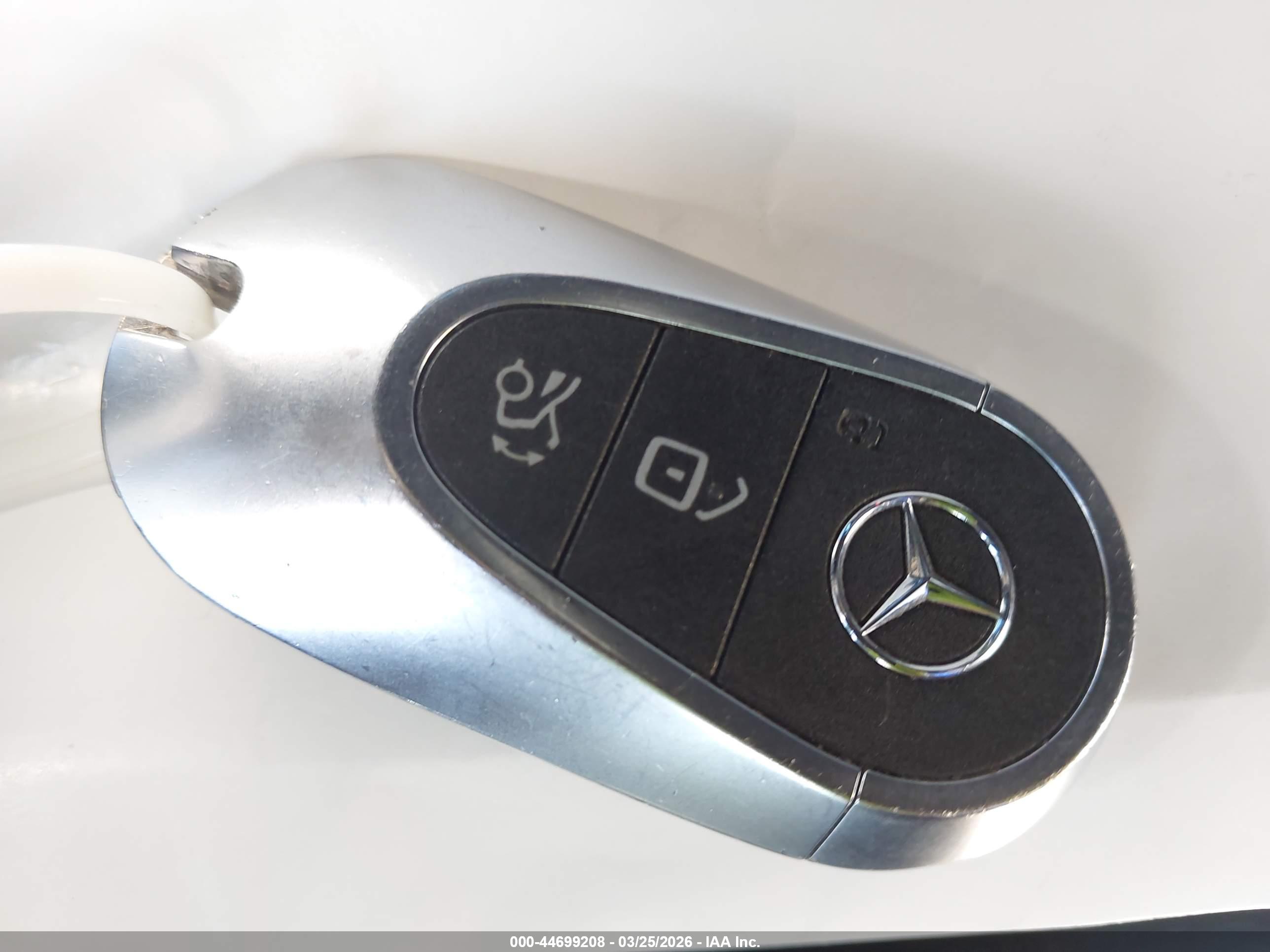 MERCEDES-BENZ EQE image 11