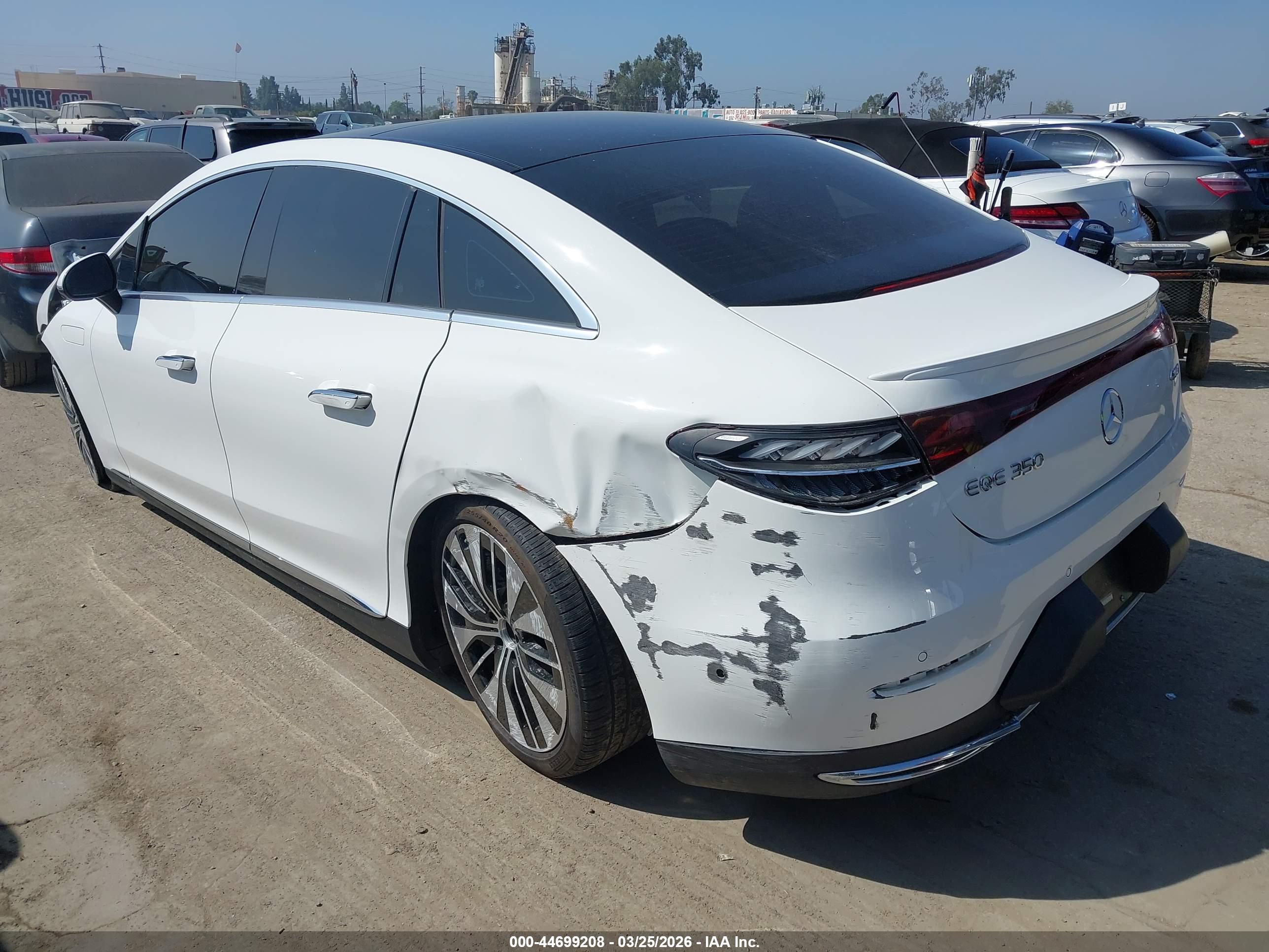 MERCEDES-BENZ EQE image 3