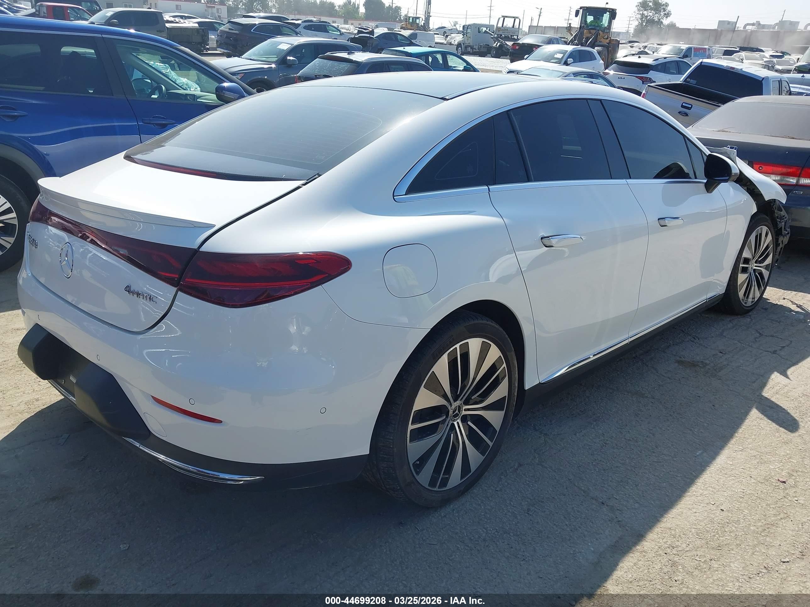 MERCEDES-BENZ EQE image 4