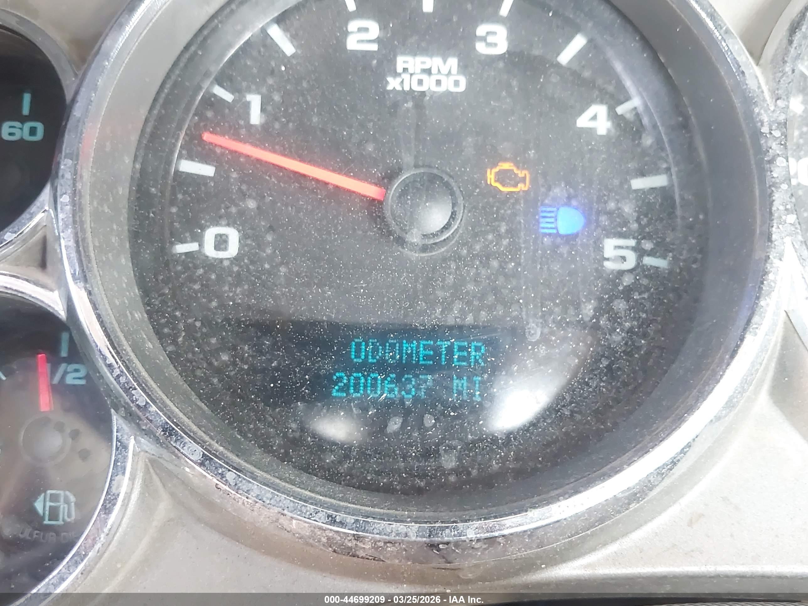 CHEVROLET SILVERADO image 6