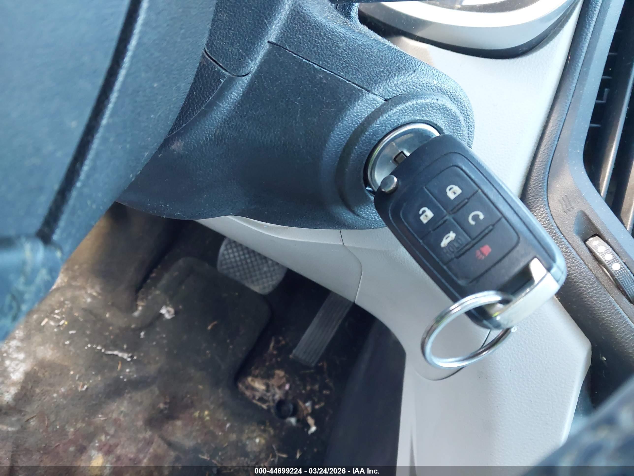 CHEVROLET EQUINOX image 11
