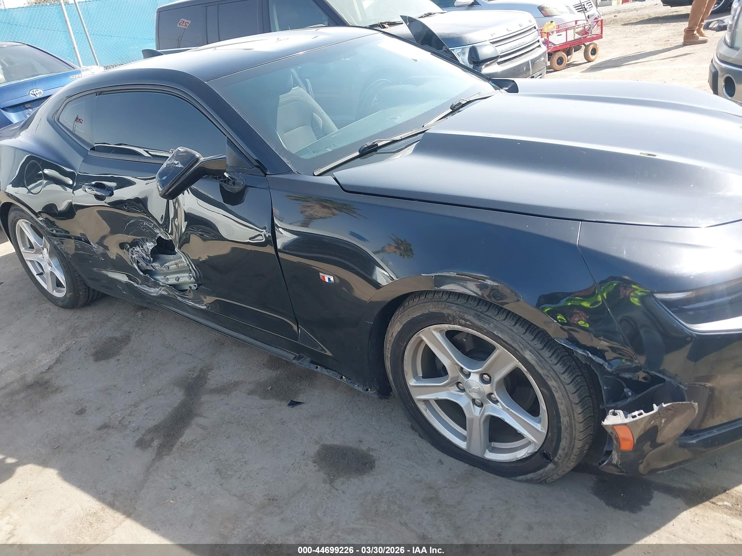 CHEVROLET CAMARO image 6