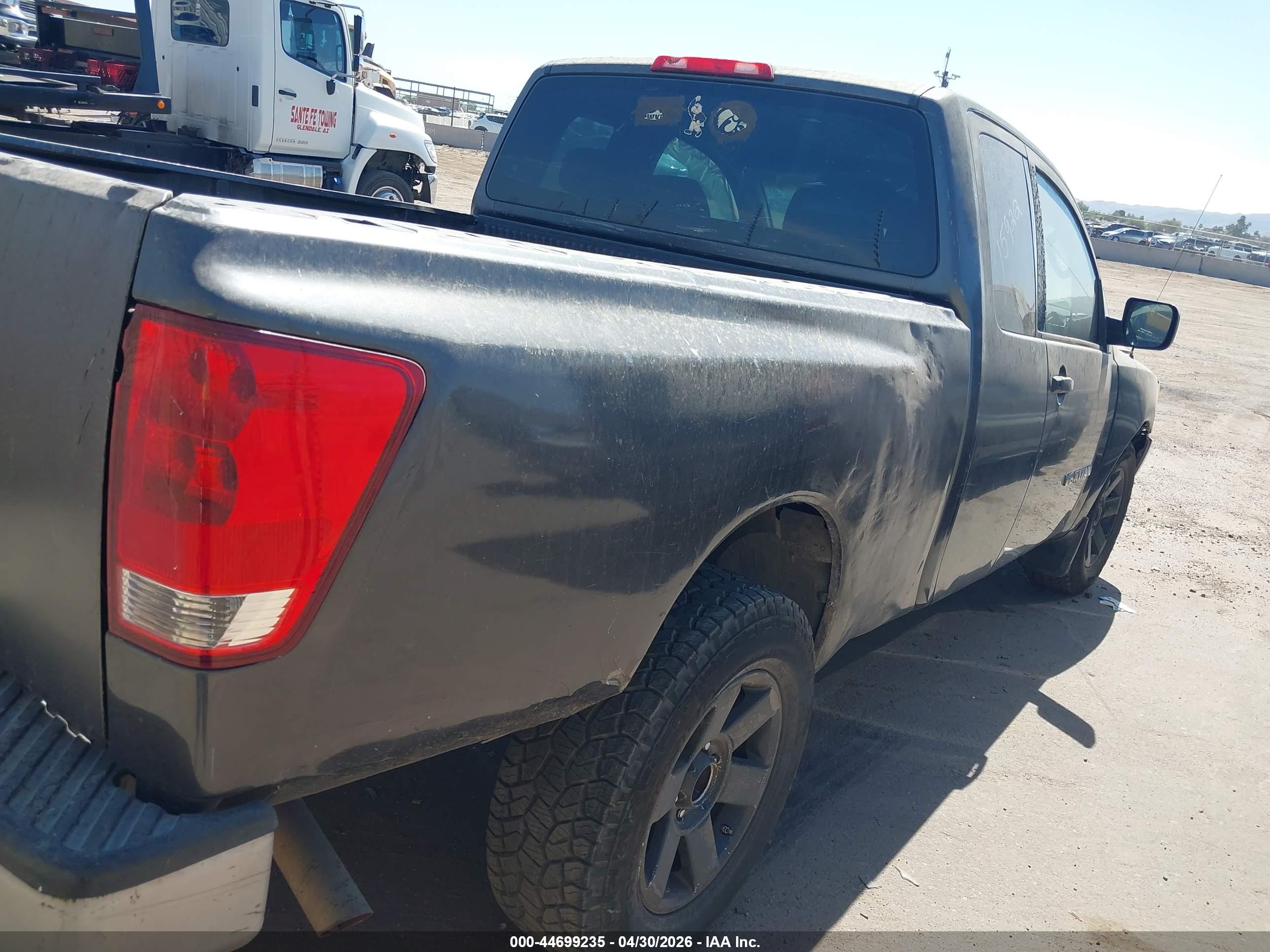 NISSAN TITAN image 4