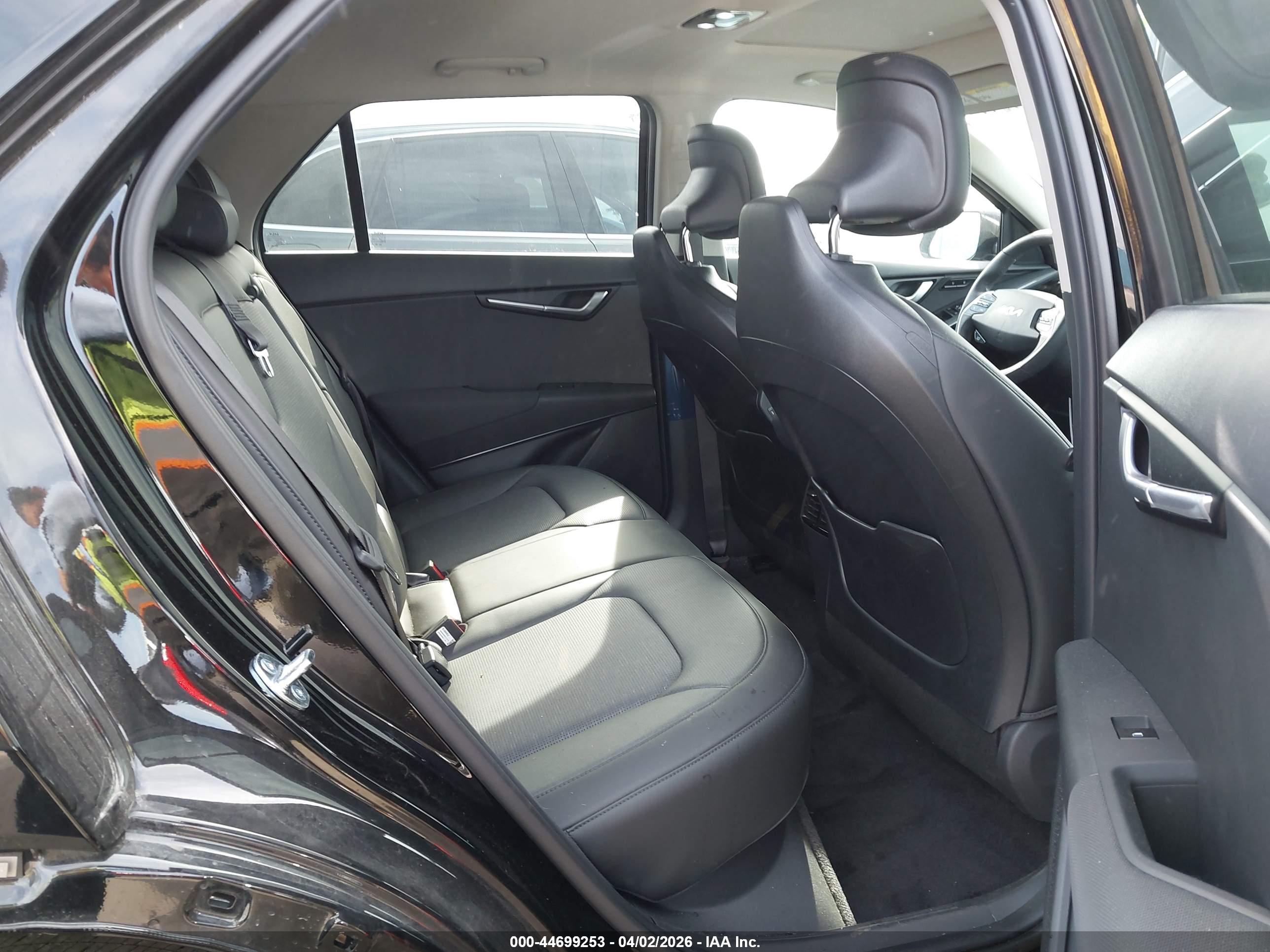 KIA NIRO image 8