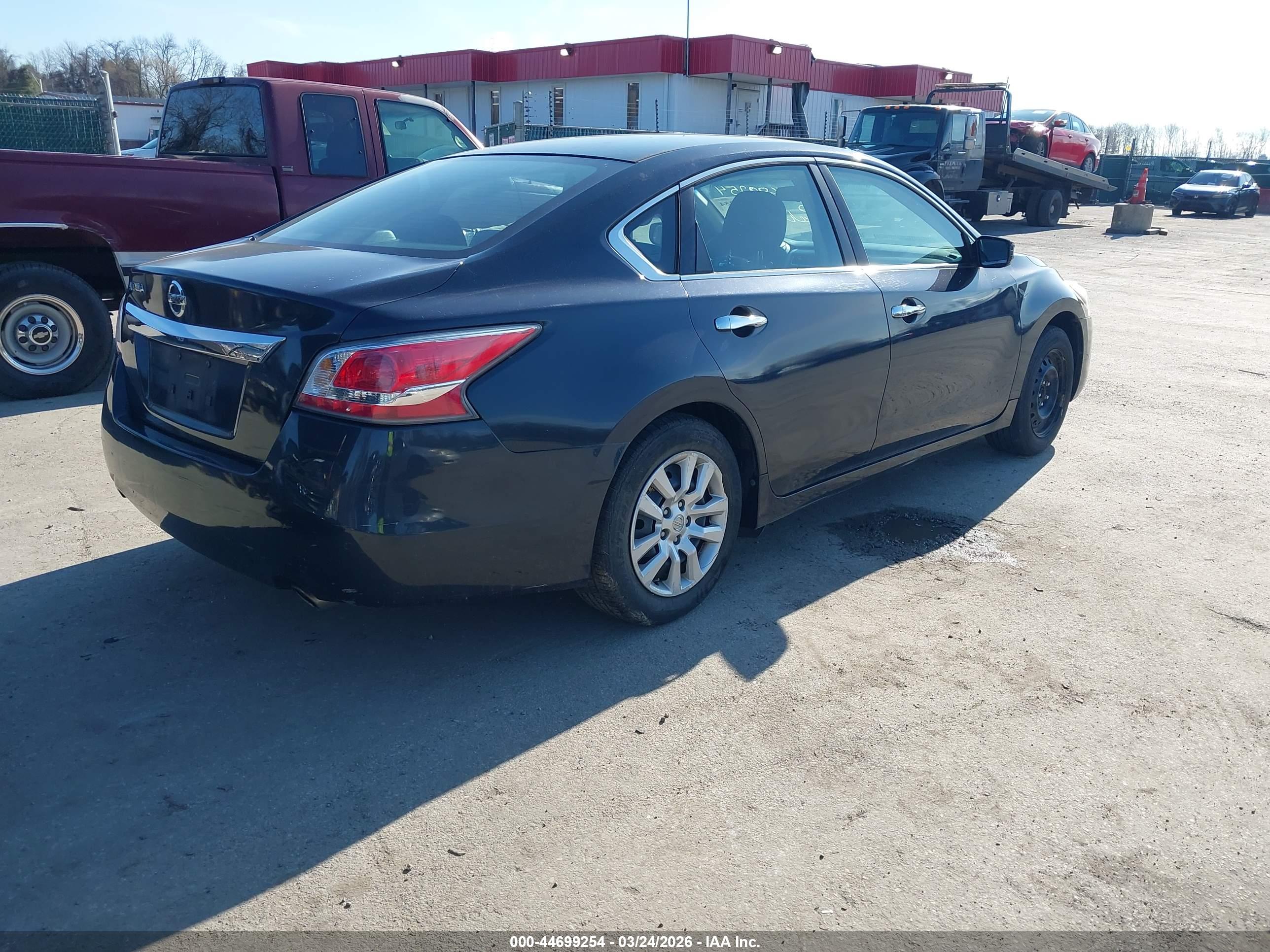NISSAN ALTIMA image 4