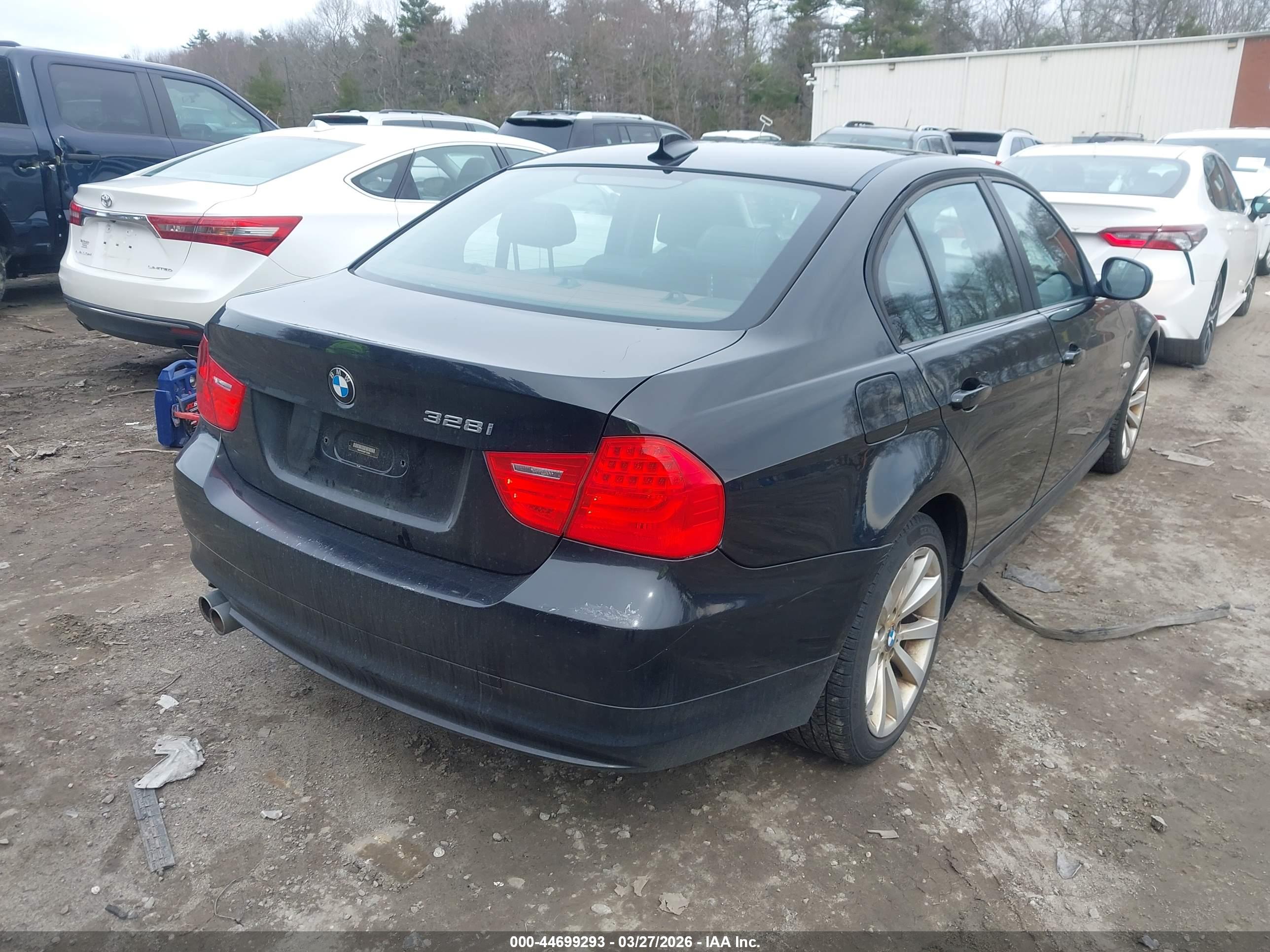 BMW 328I image 4