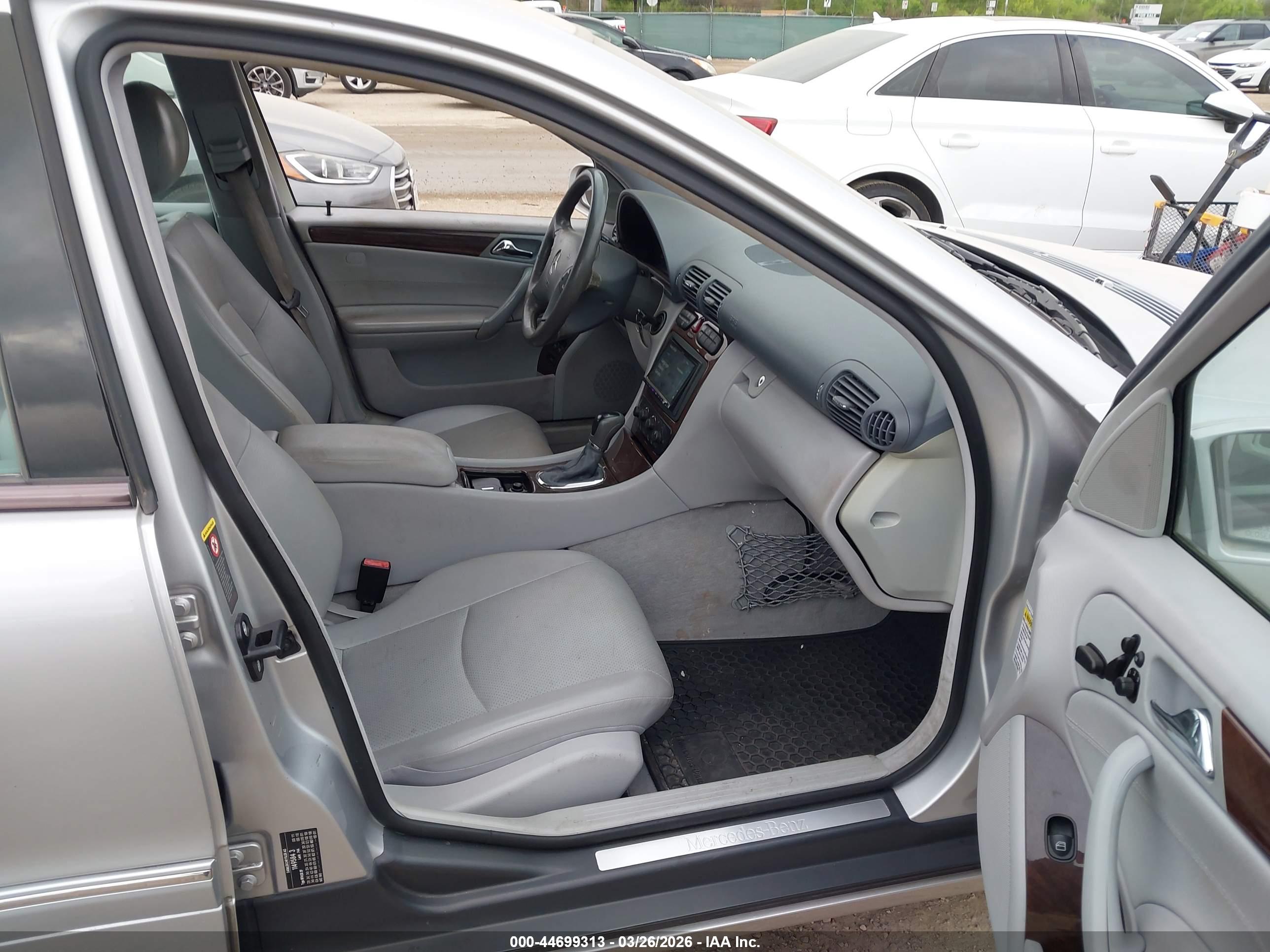 MERCEDES-BENZ C image 5