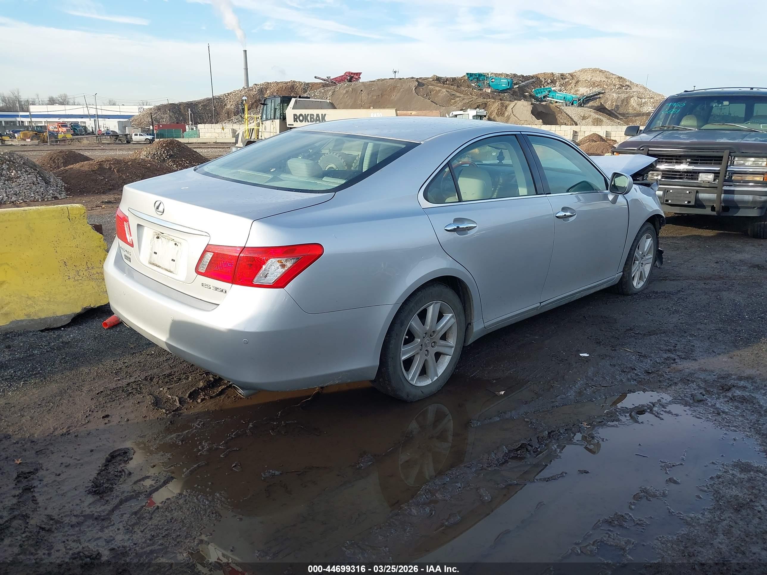 LEXUS ES image 4
