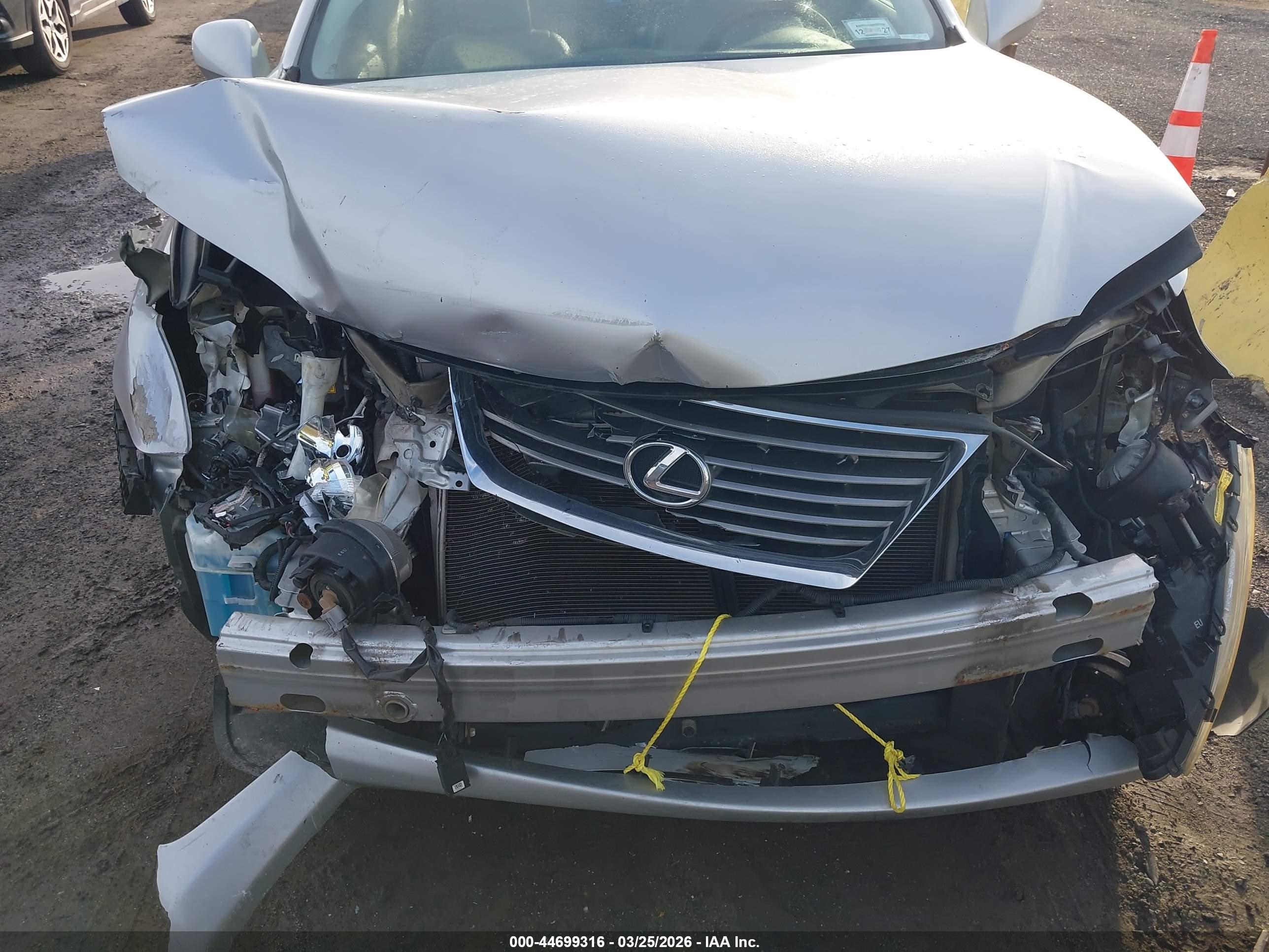 LEXUS ES image 6