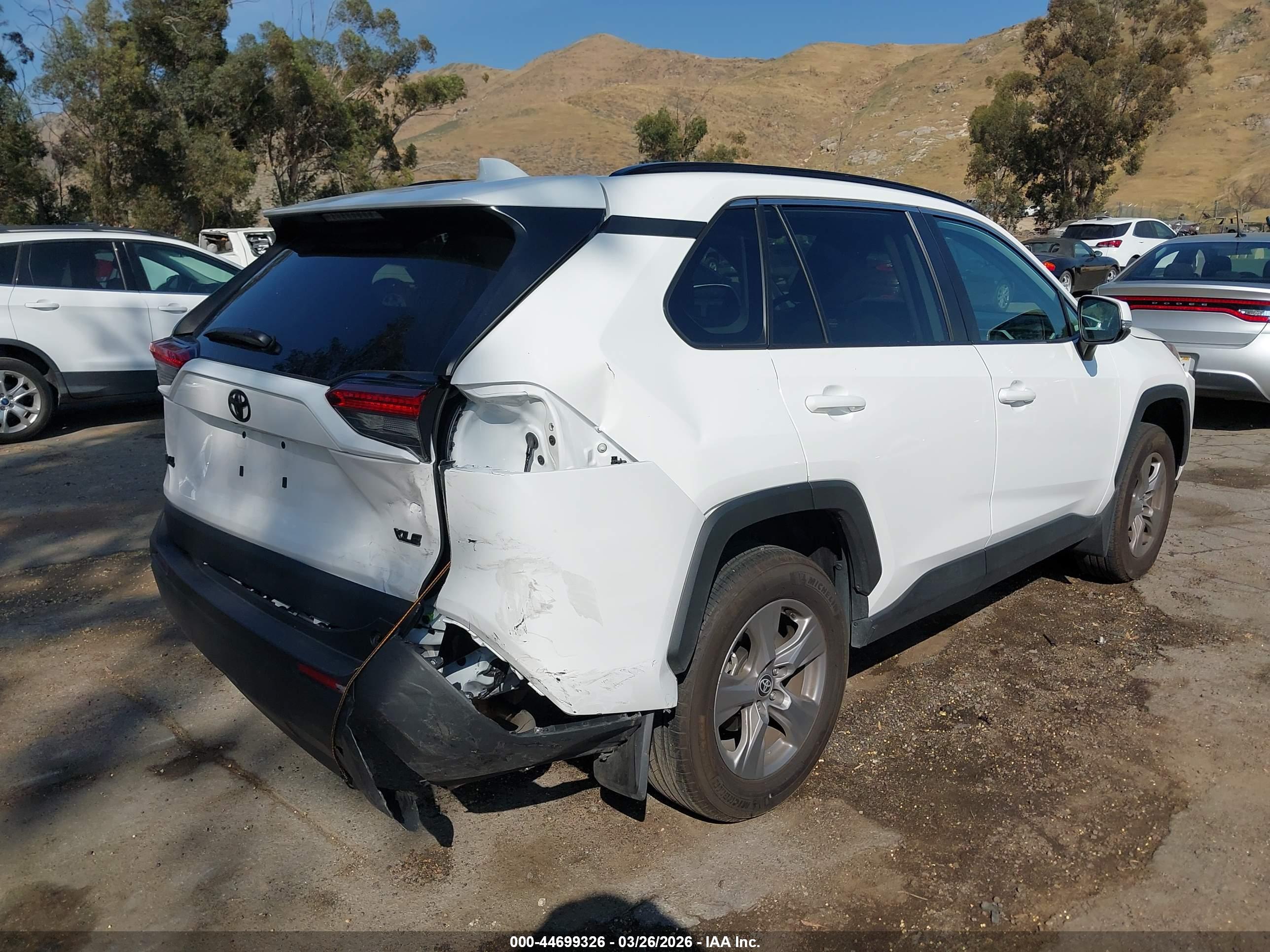 TOYOTA RAV4 image 4