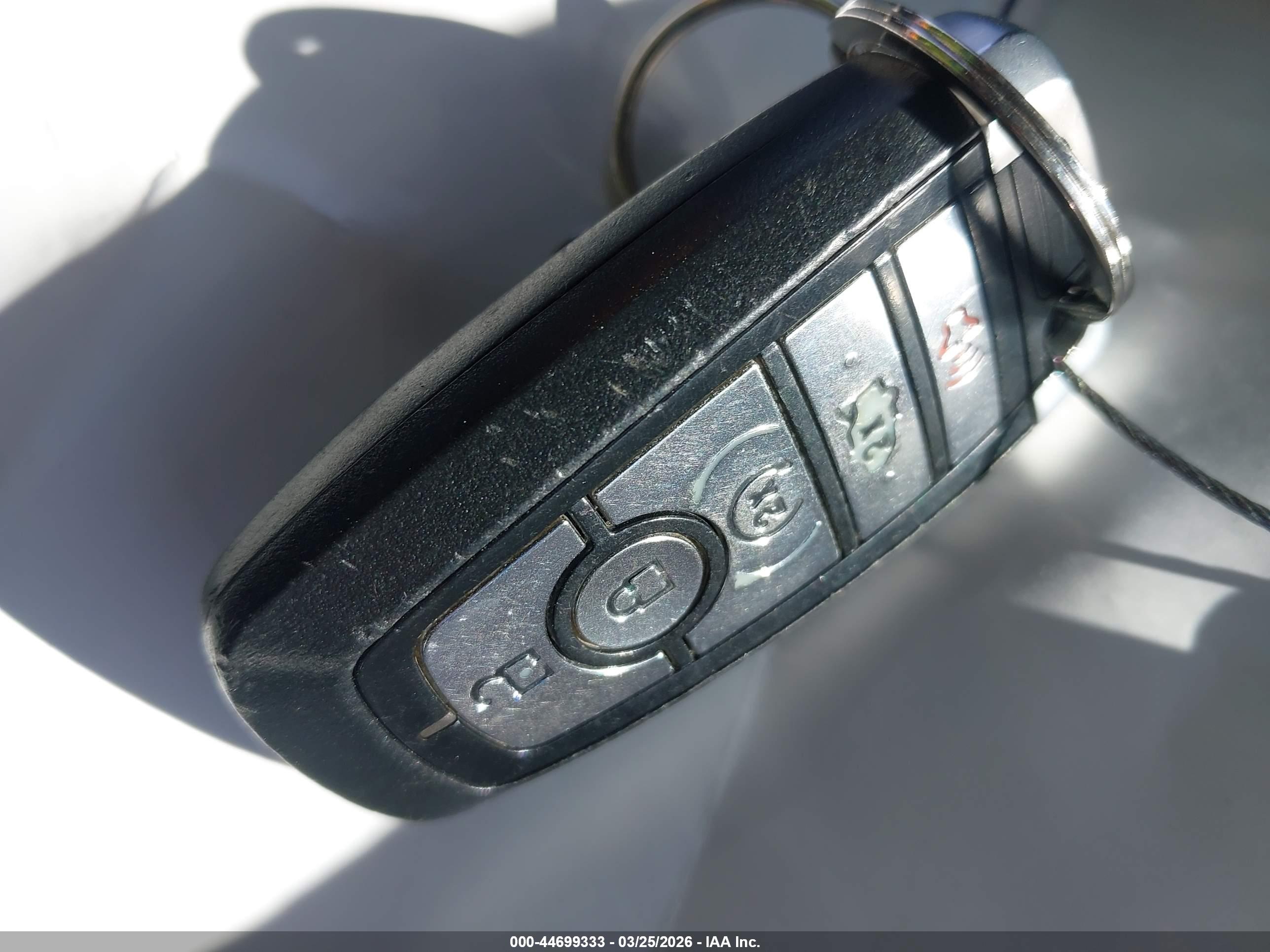 FORD FUSION image 11