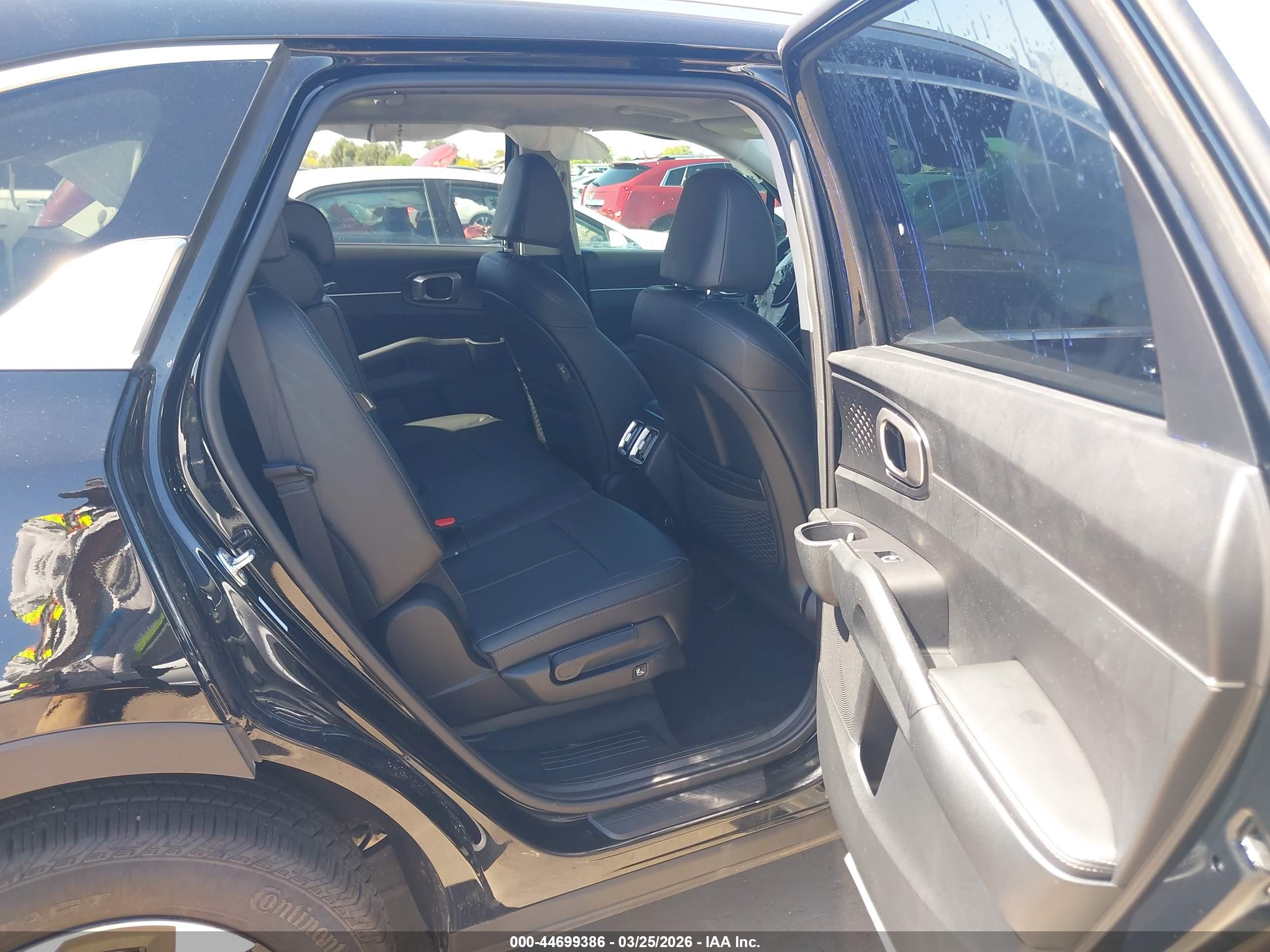 KIA SORENTO image 8