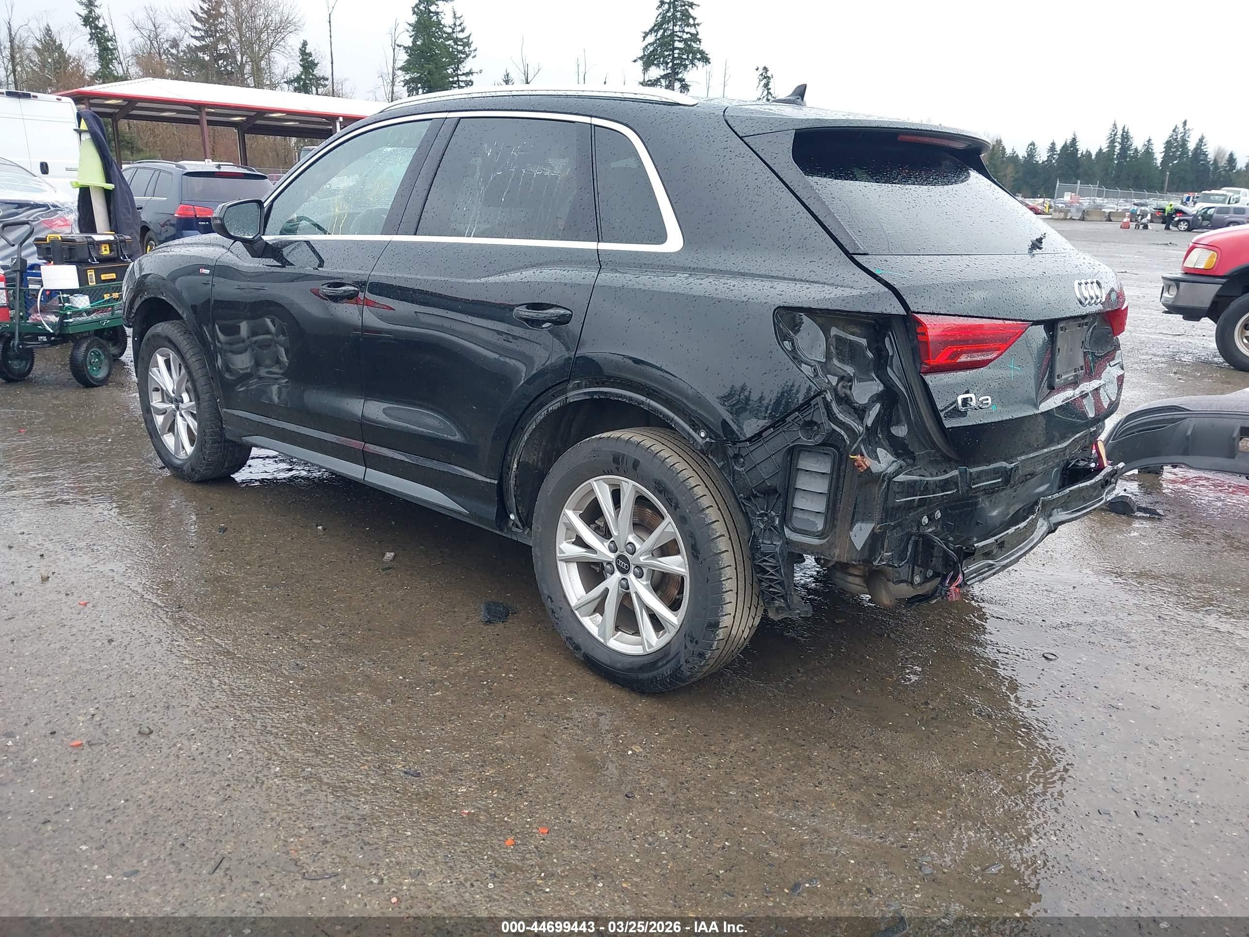 AUDI Q3 image 3