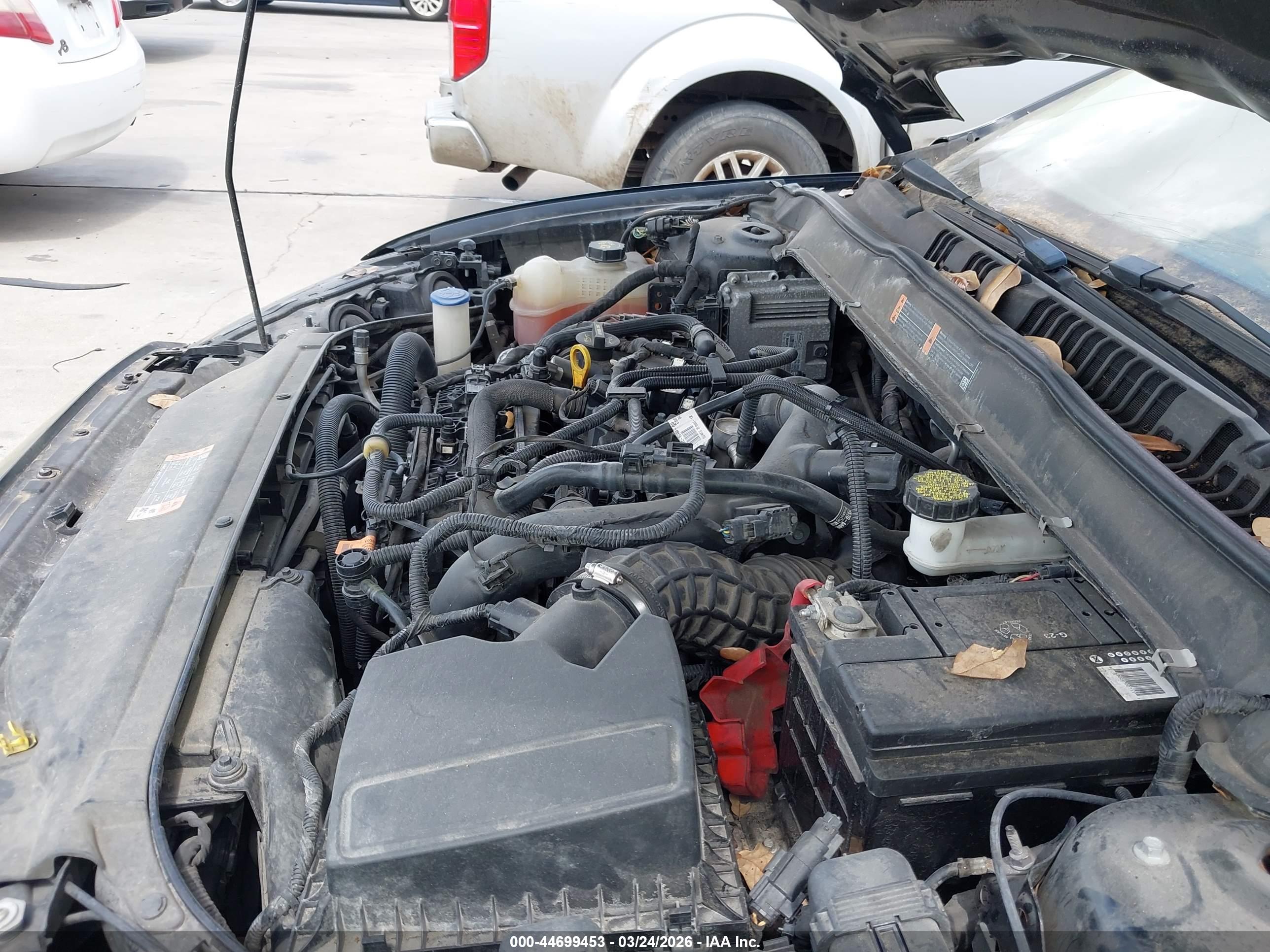 FORD FUSION image 10