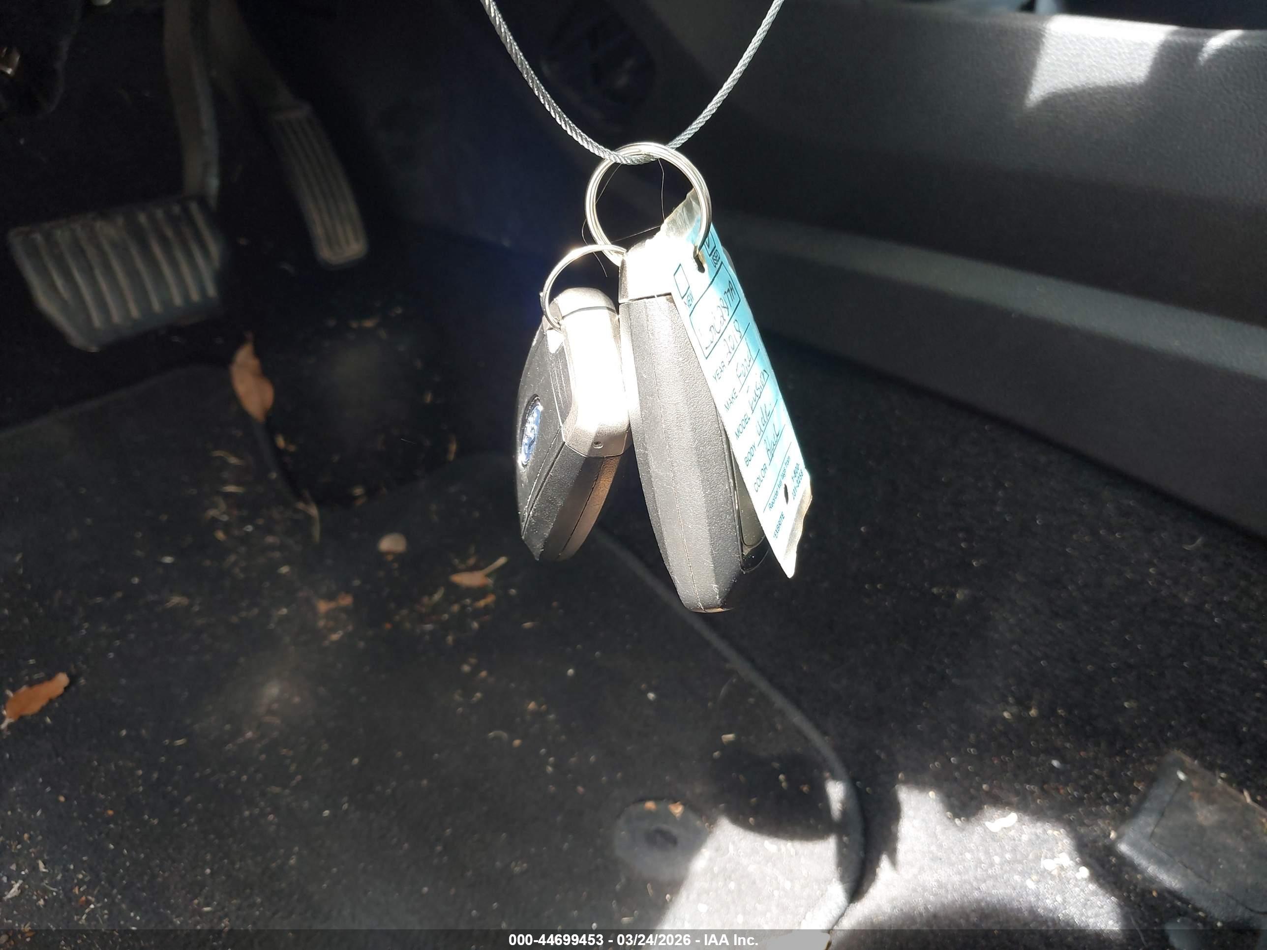 FORD FUSION image 11