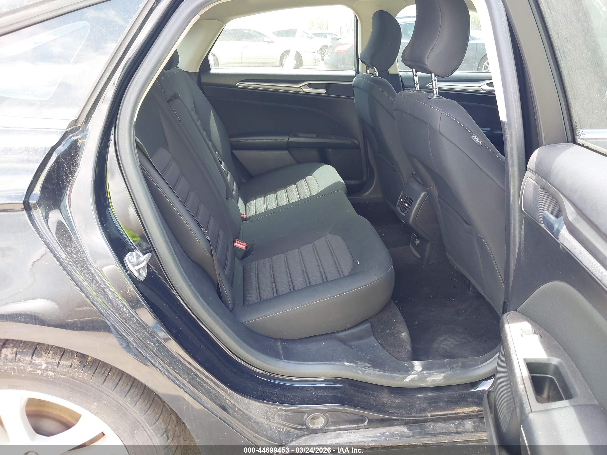 FORD FUSION image 8