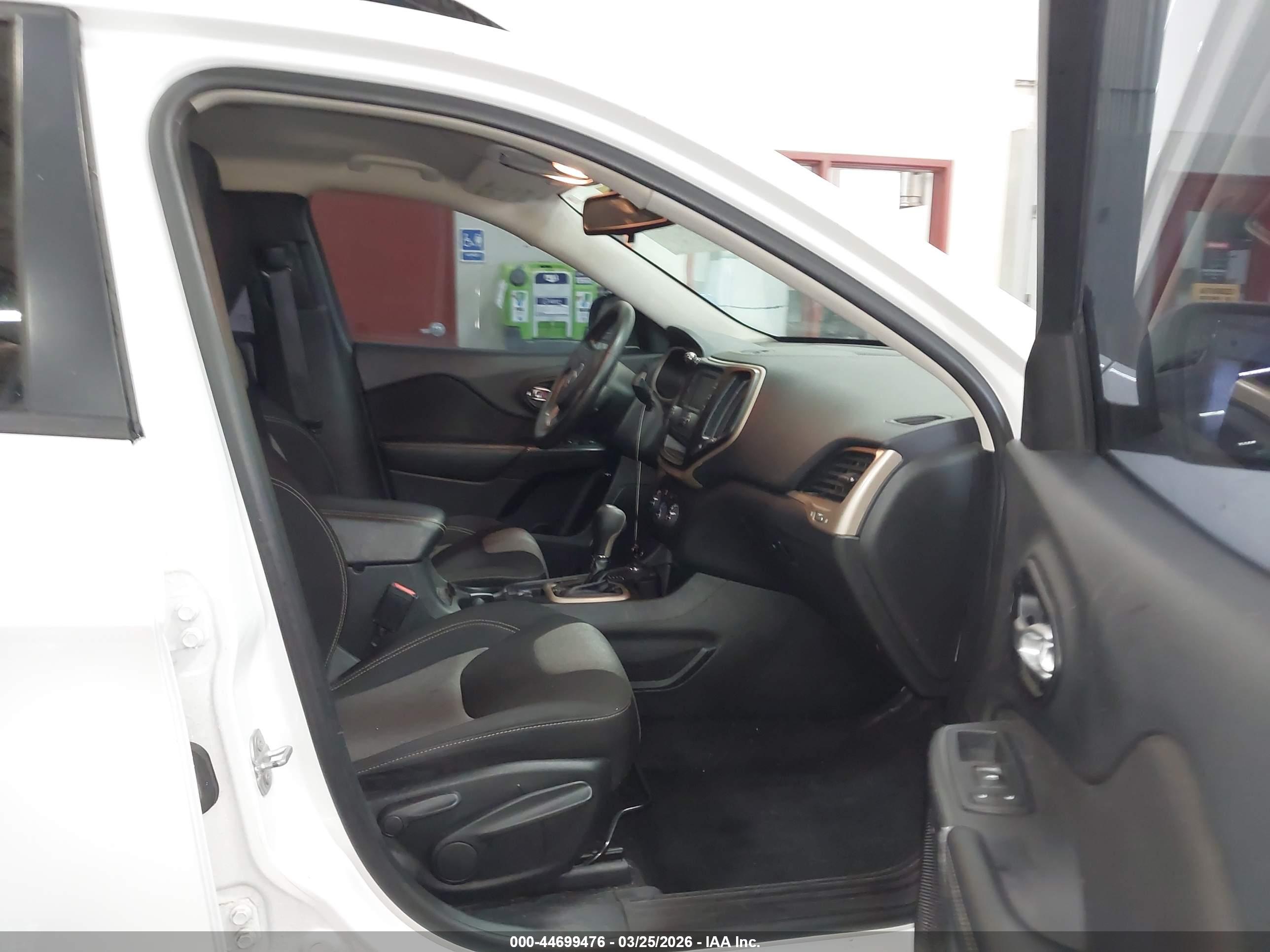 JEEP CHEROKEE image 5