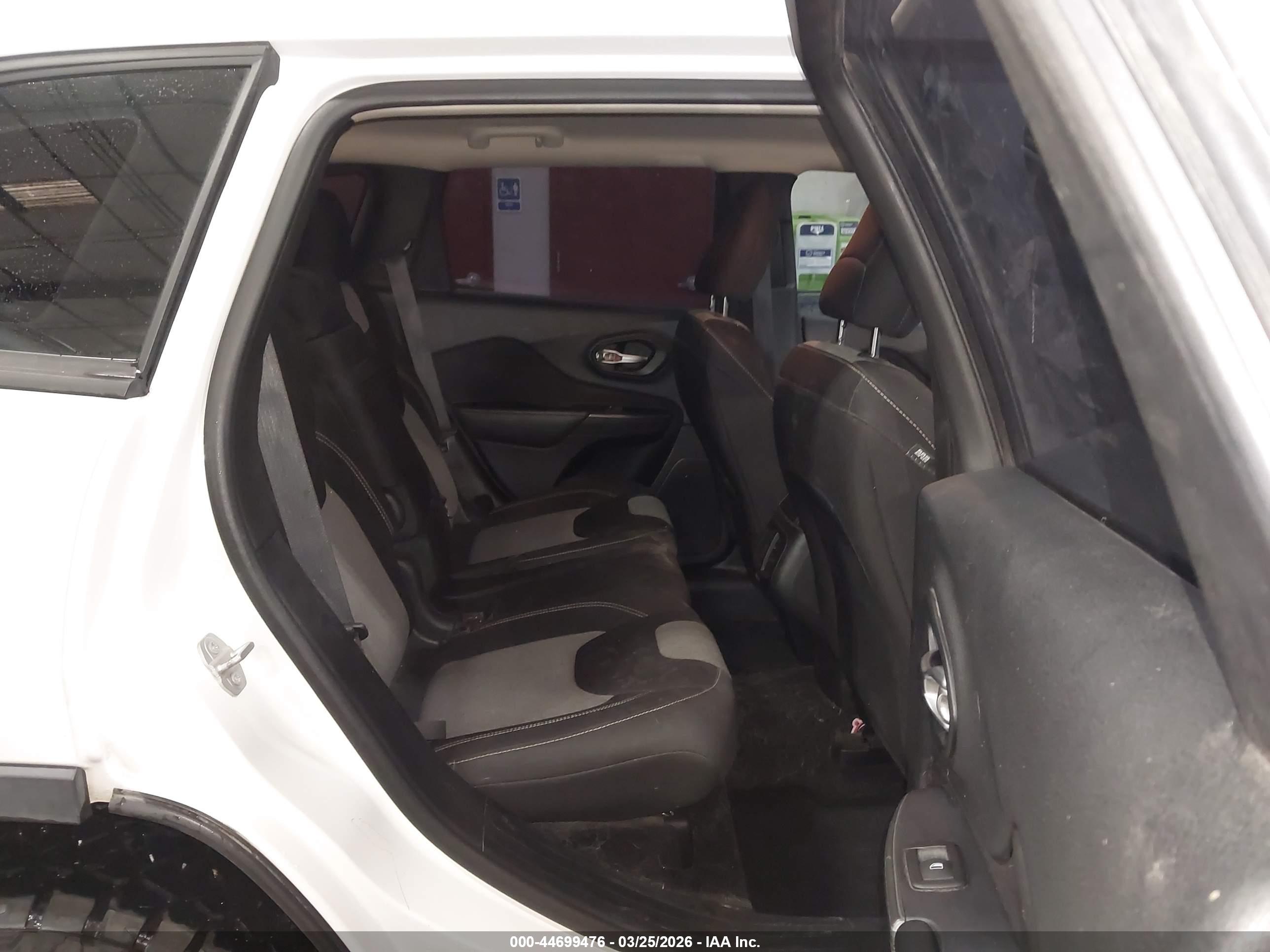 JEEP CHEROKEE image 8