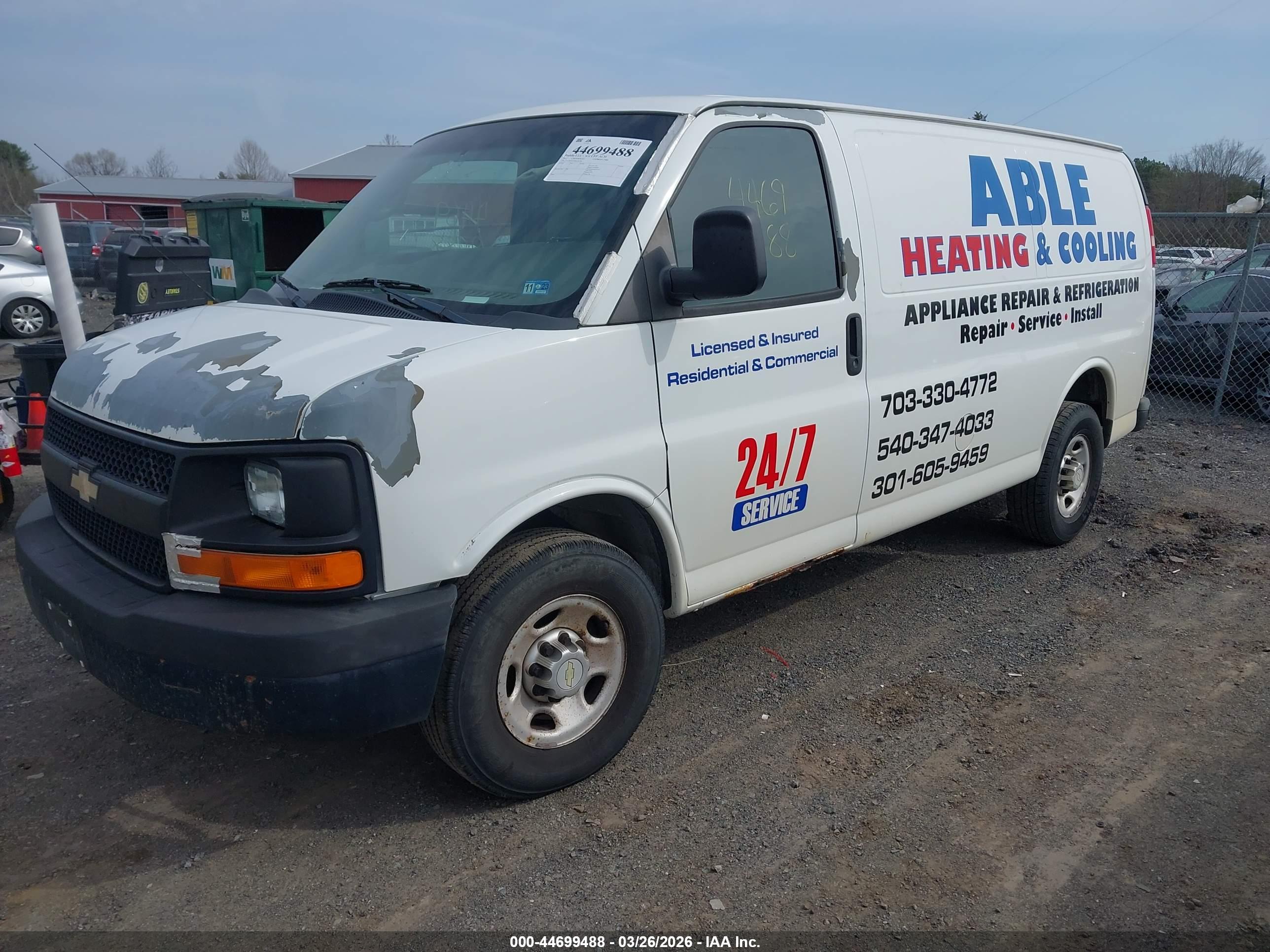 CHEVROLET EXPRESS image 2