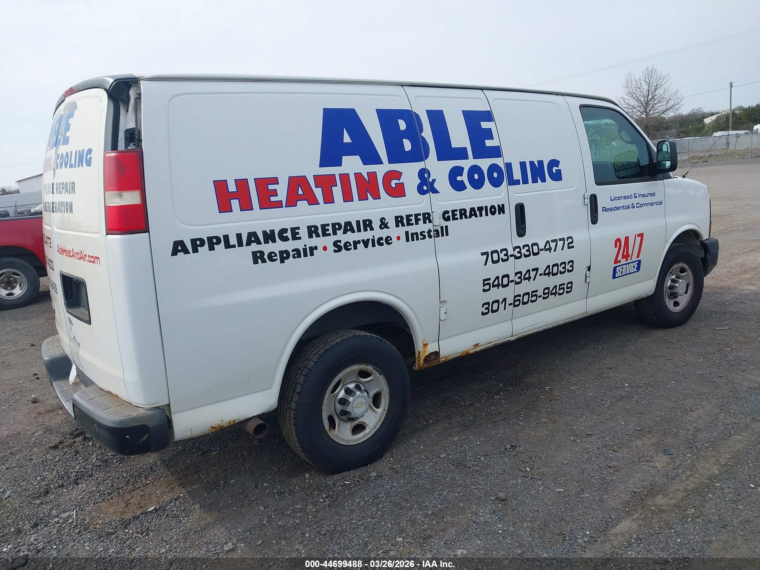 CHEVROLET EXPRESS image 4