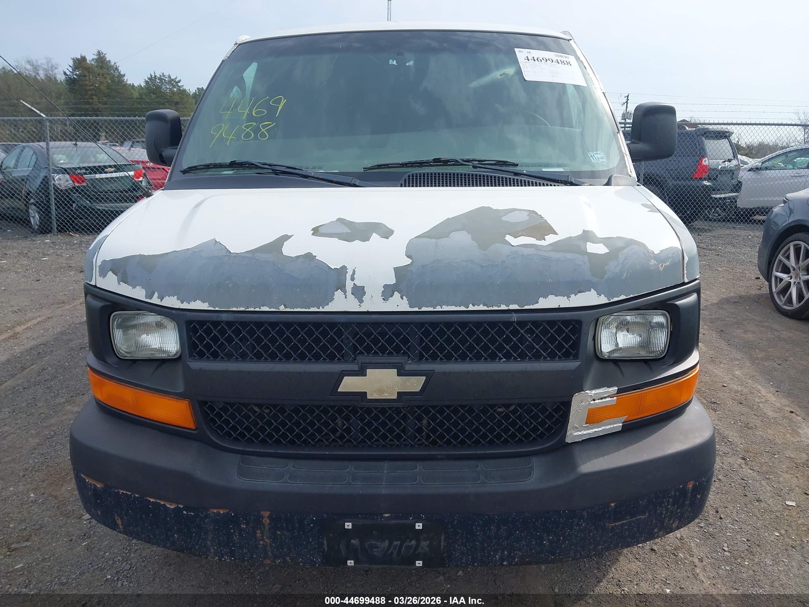 CHEVROLET EXPRESS image 6
