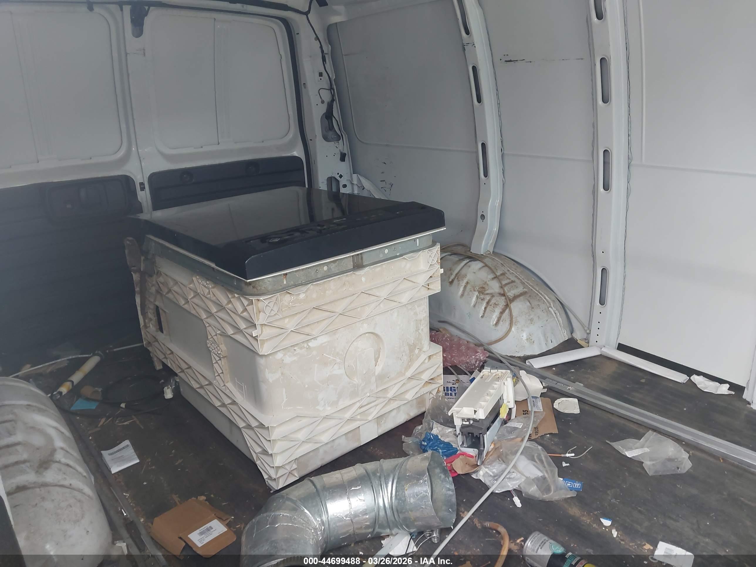 CHEVROLET EXPRESS image 8