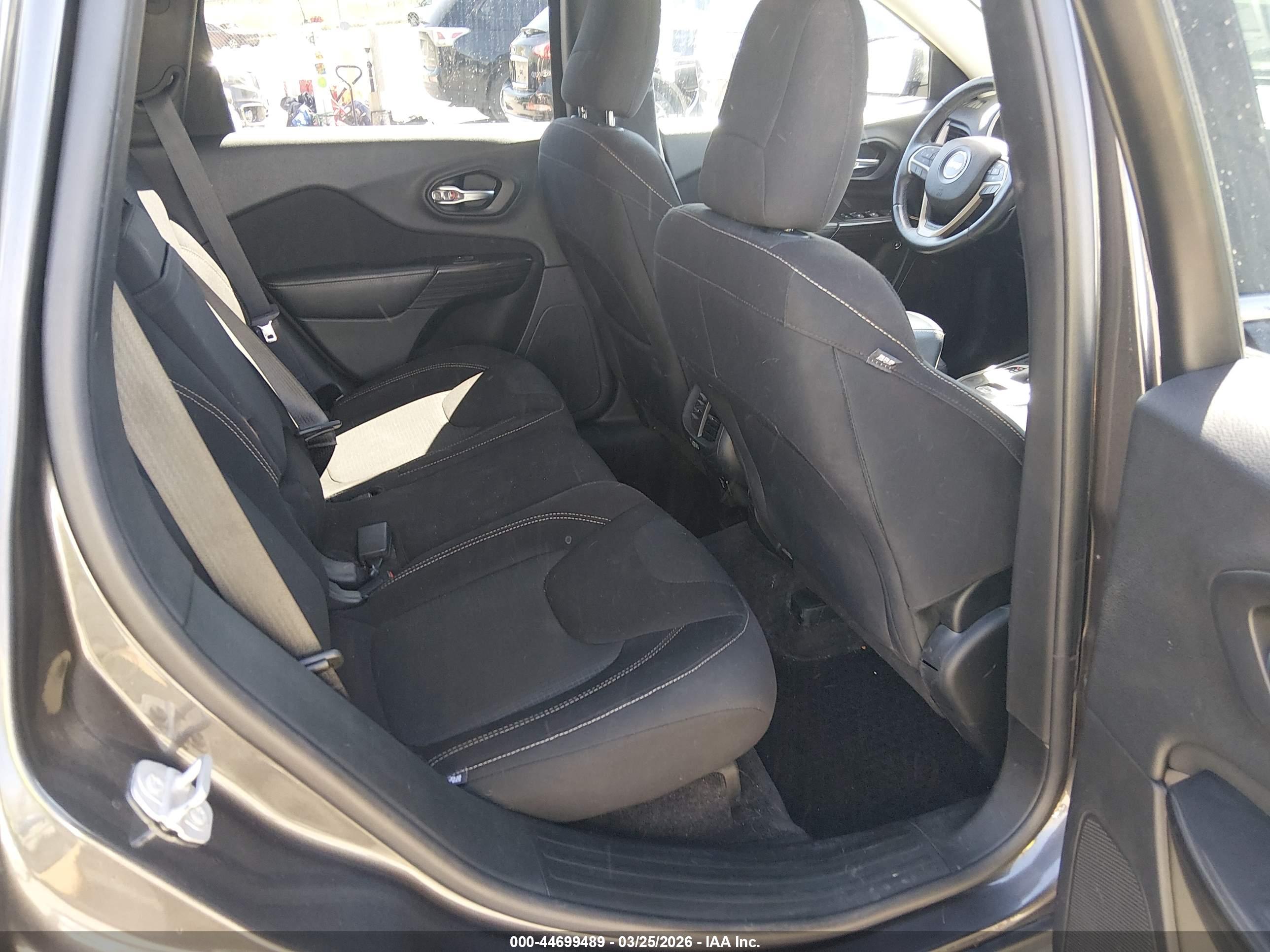 JEEP CHEROKEE image 8