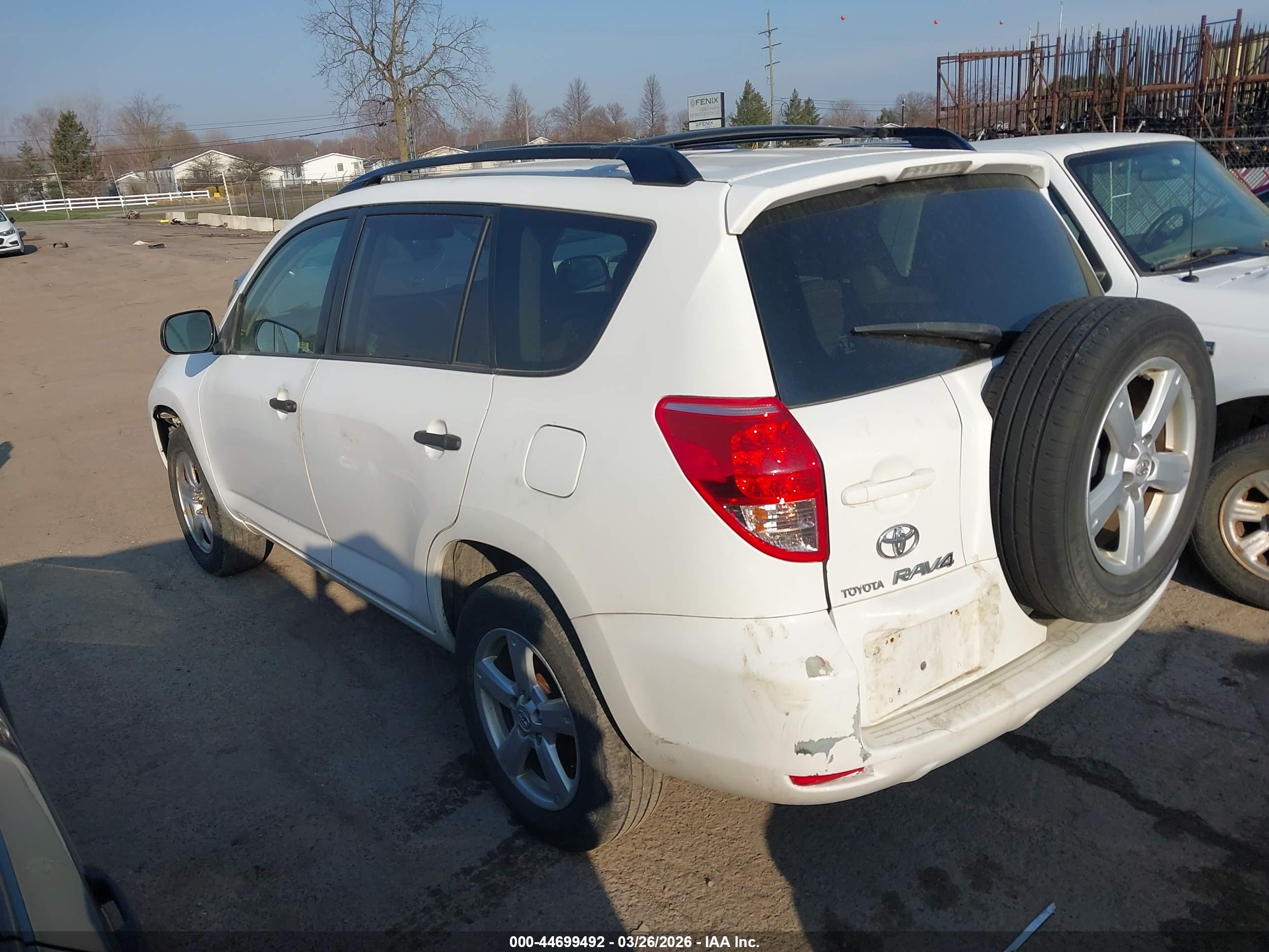 TOYOTA RAV4 image 3