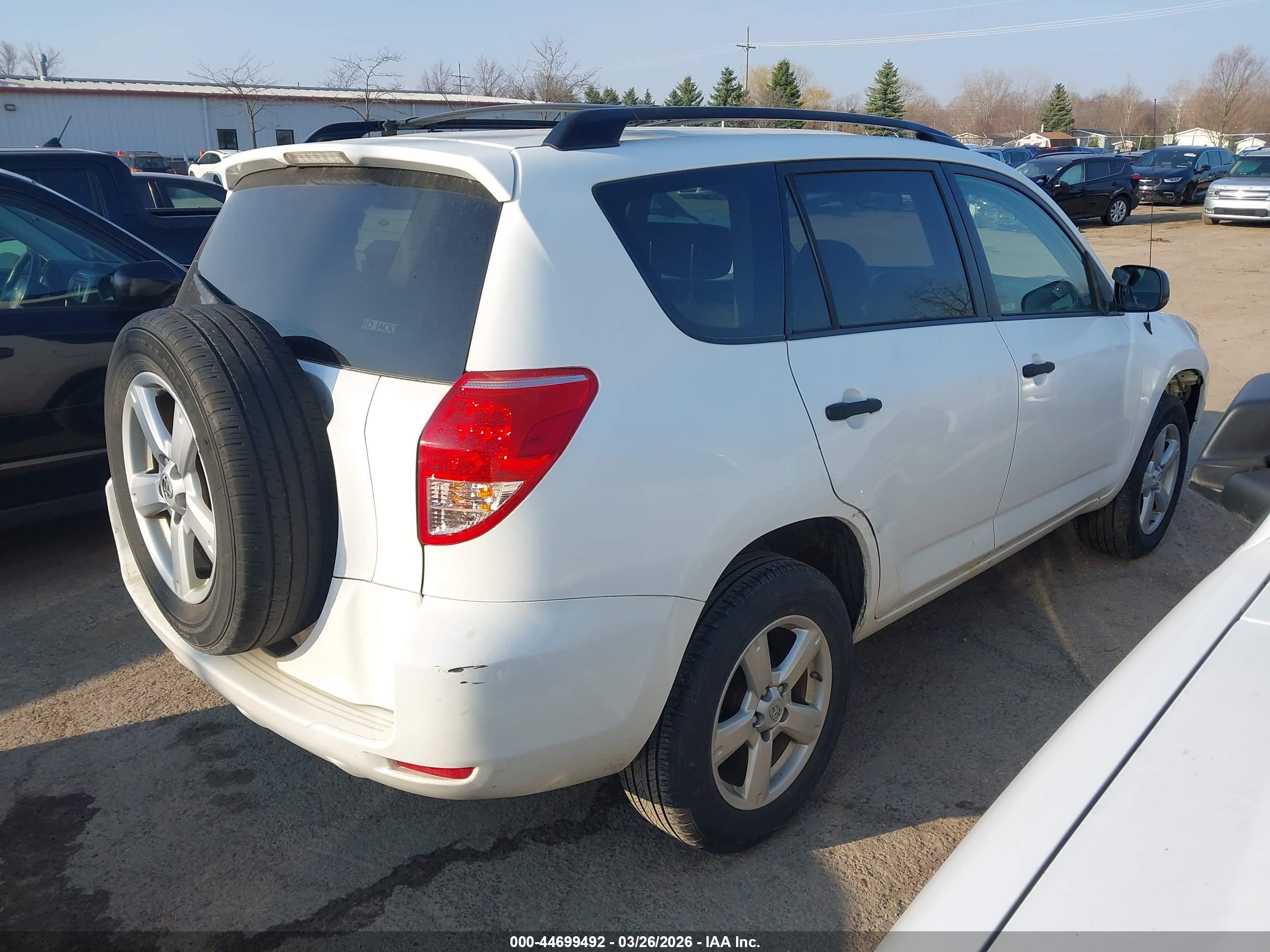 TOYOTA RAV4 image 4