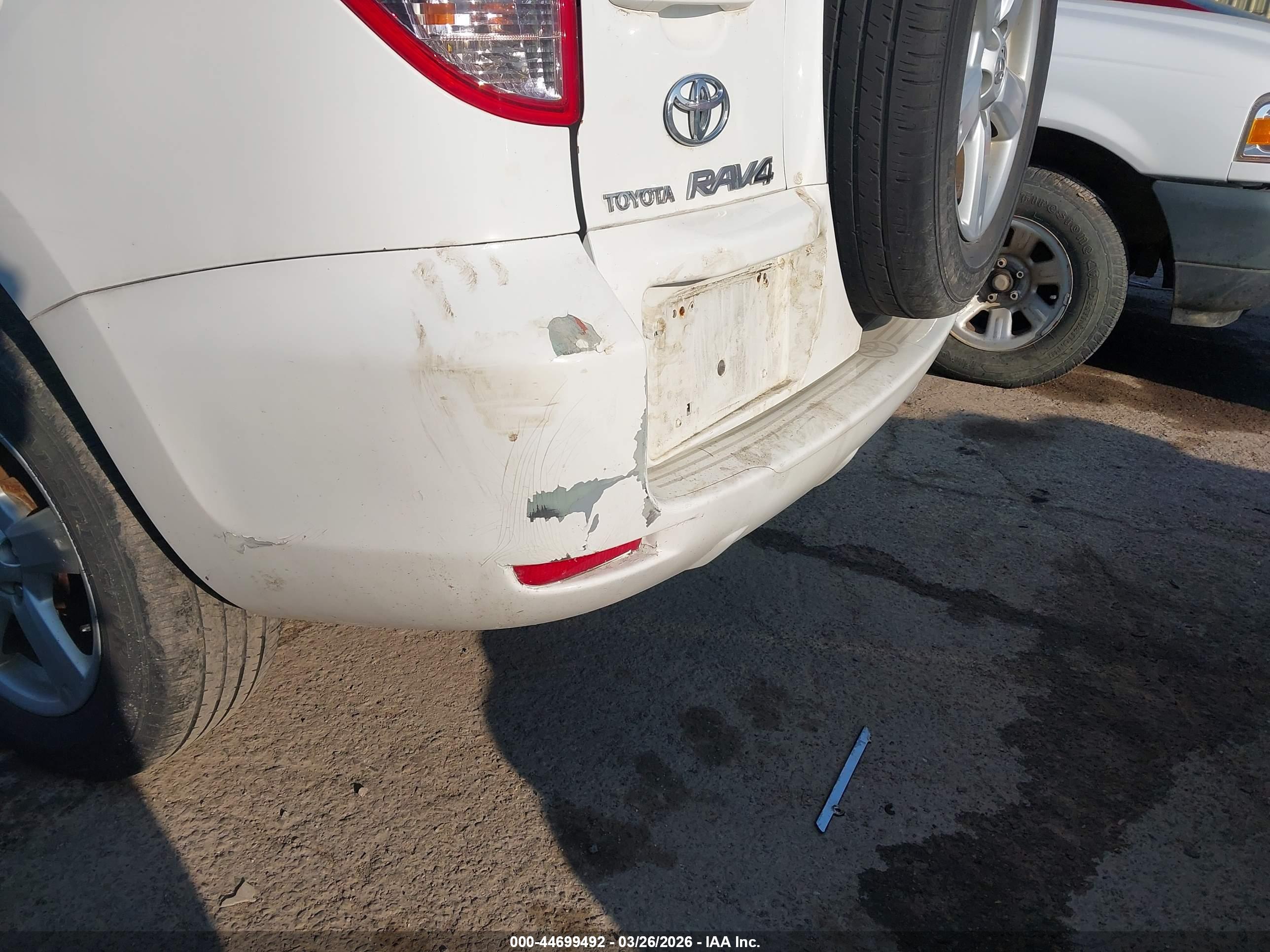 TOYOTA RAV4 image 6