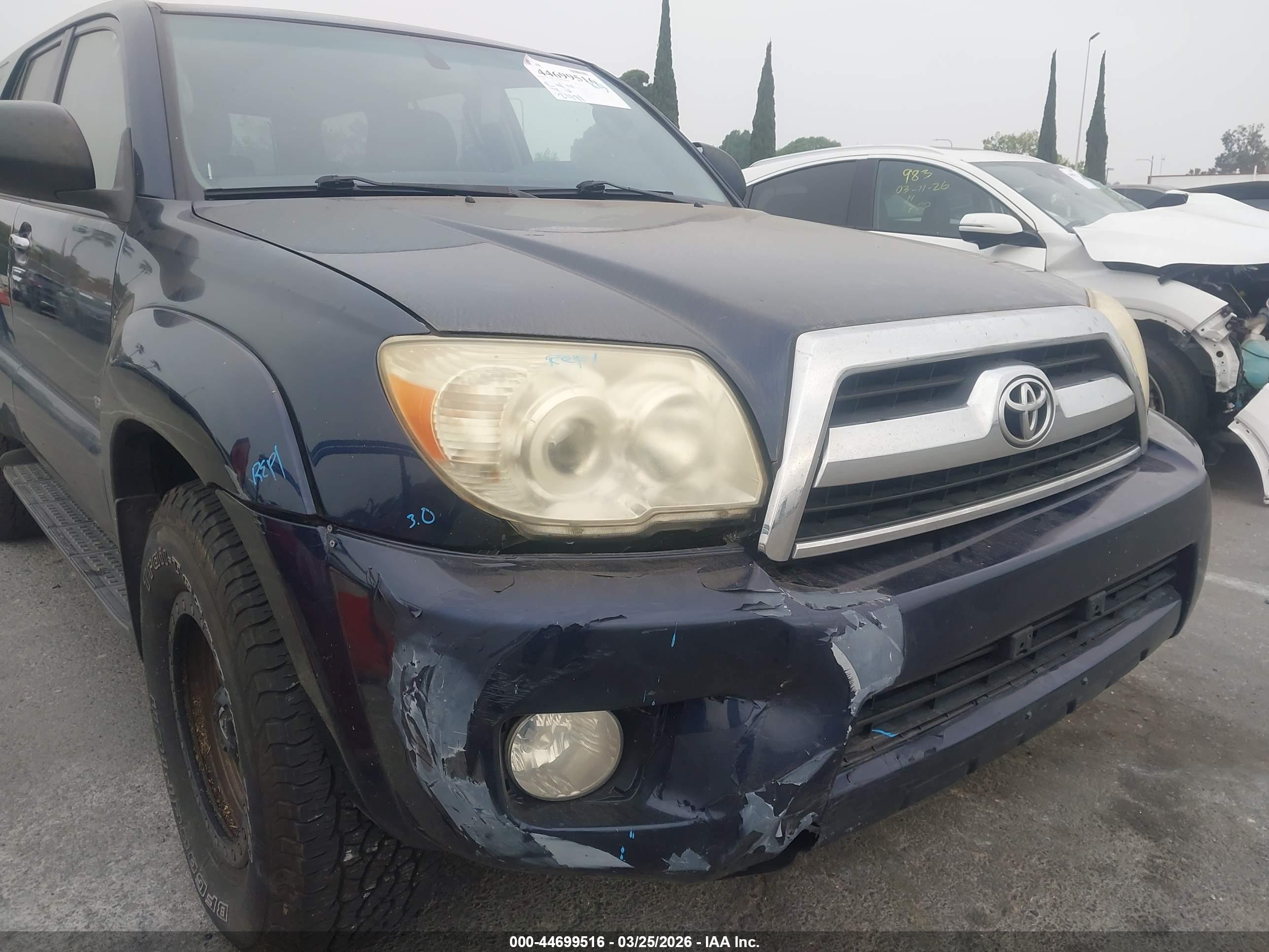 TOYOTA 4RUNNER image 6