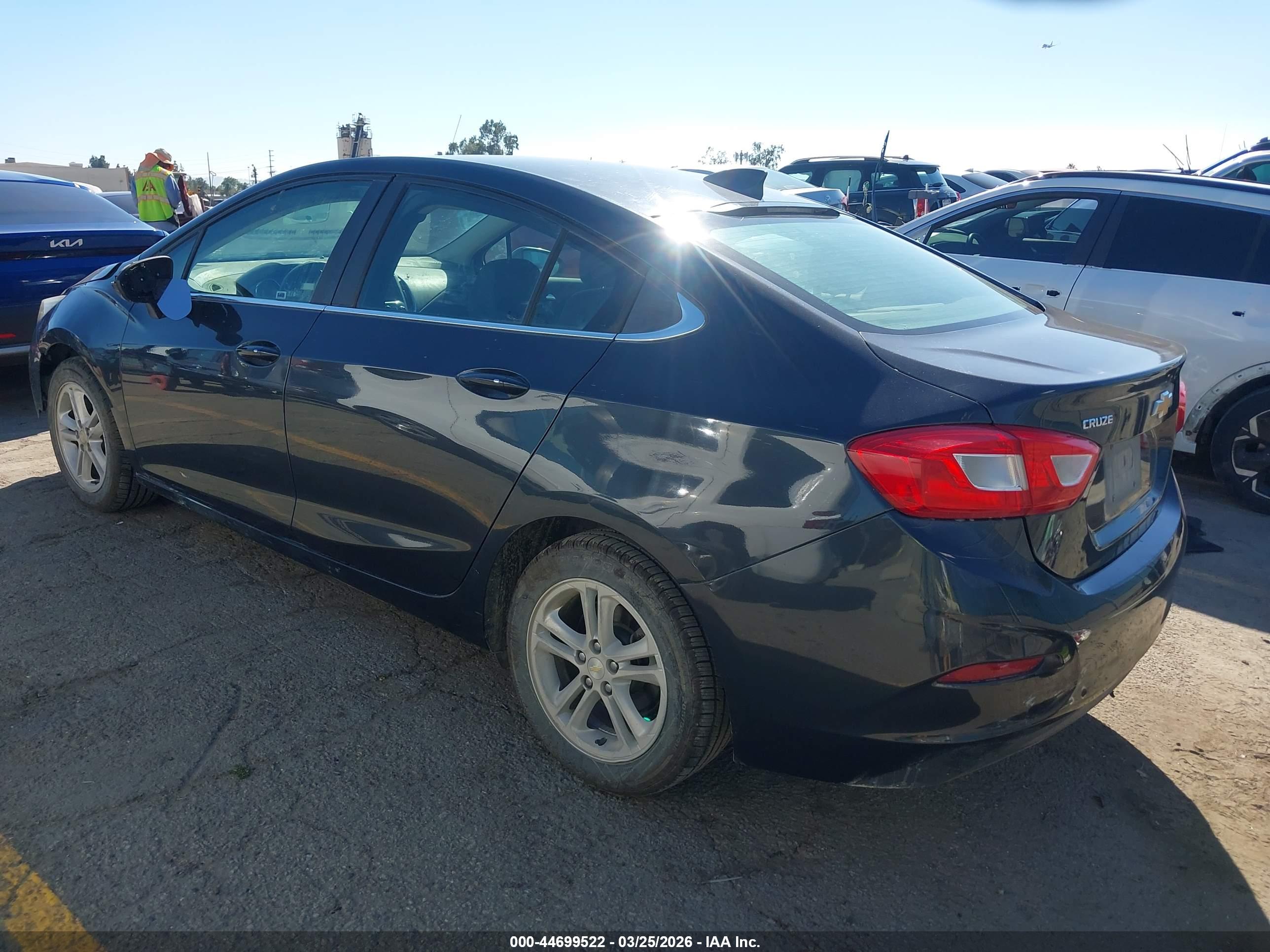 CHEVROLET CRUZE image 3