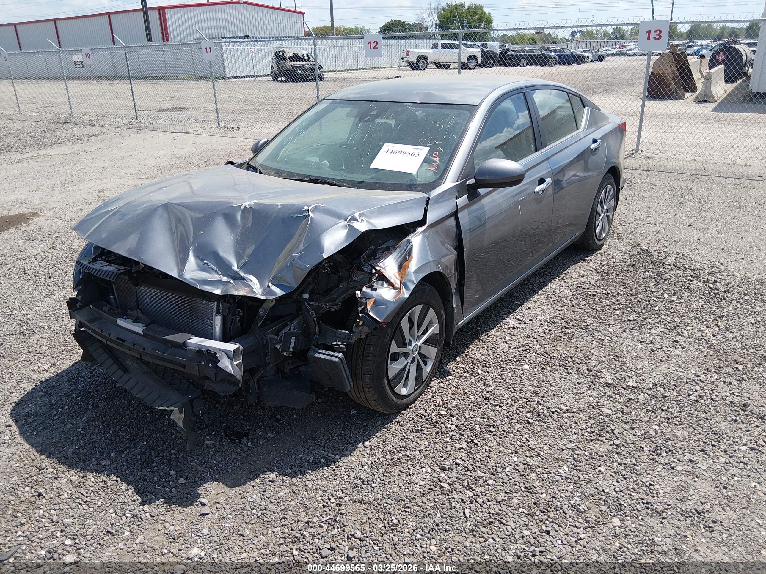 NISSAN ALTIMA image 2