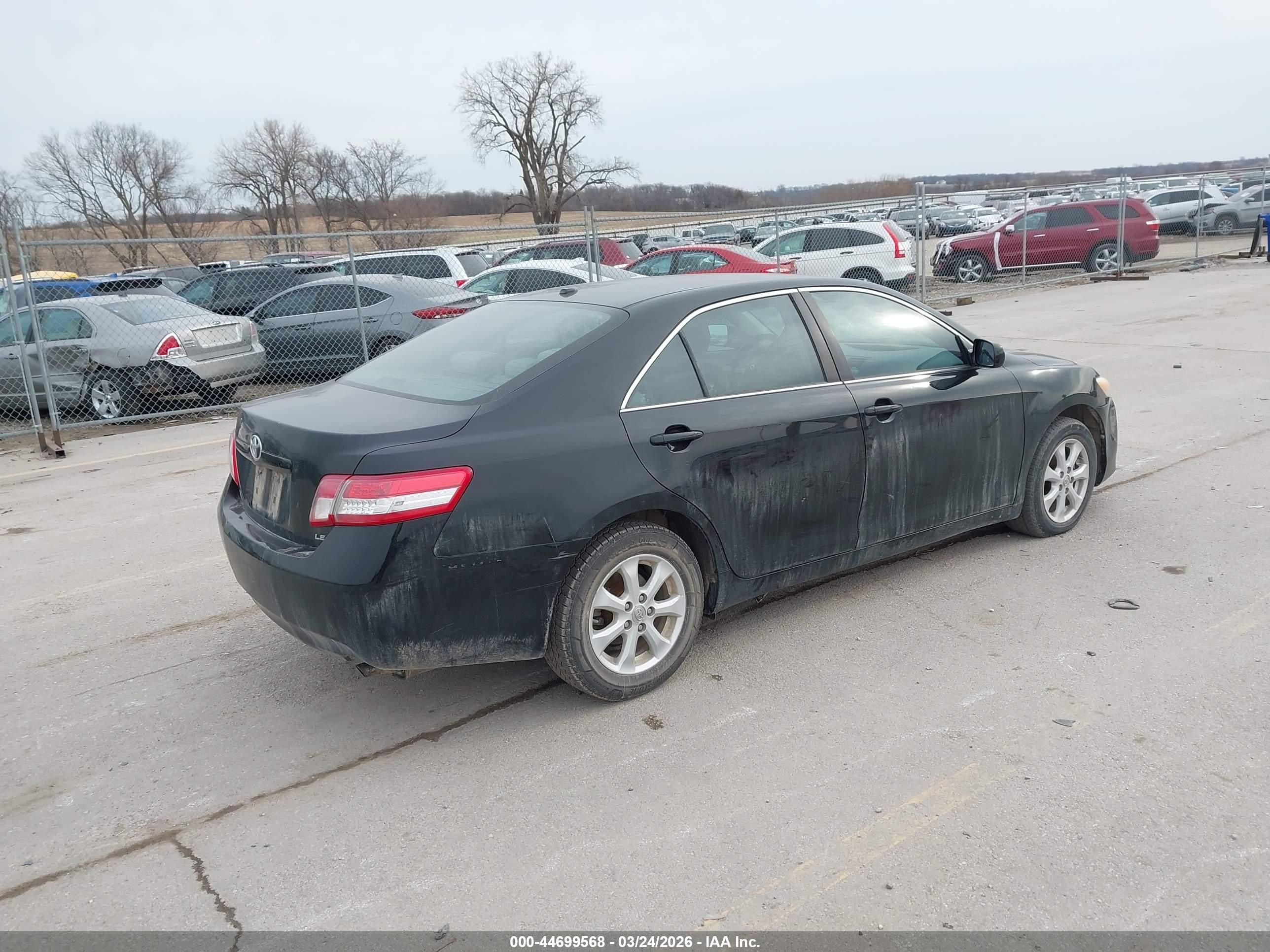 TOYOTA CAMRY image 4