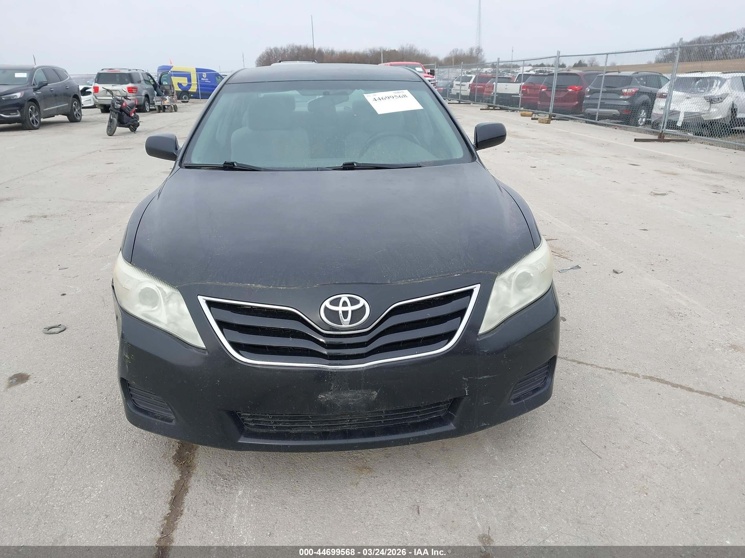 TOYOTA CAMRY image 6