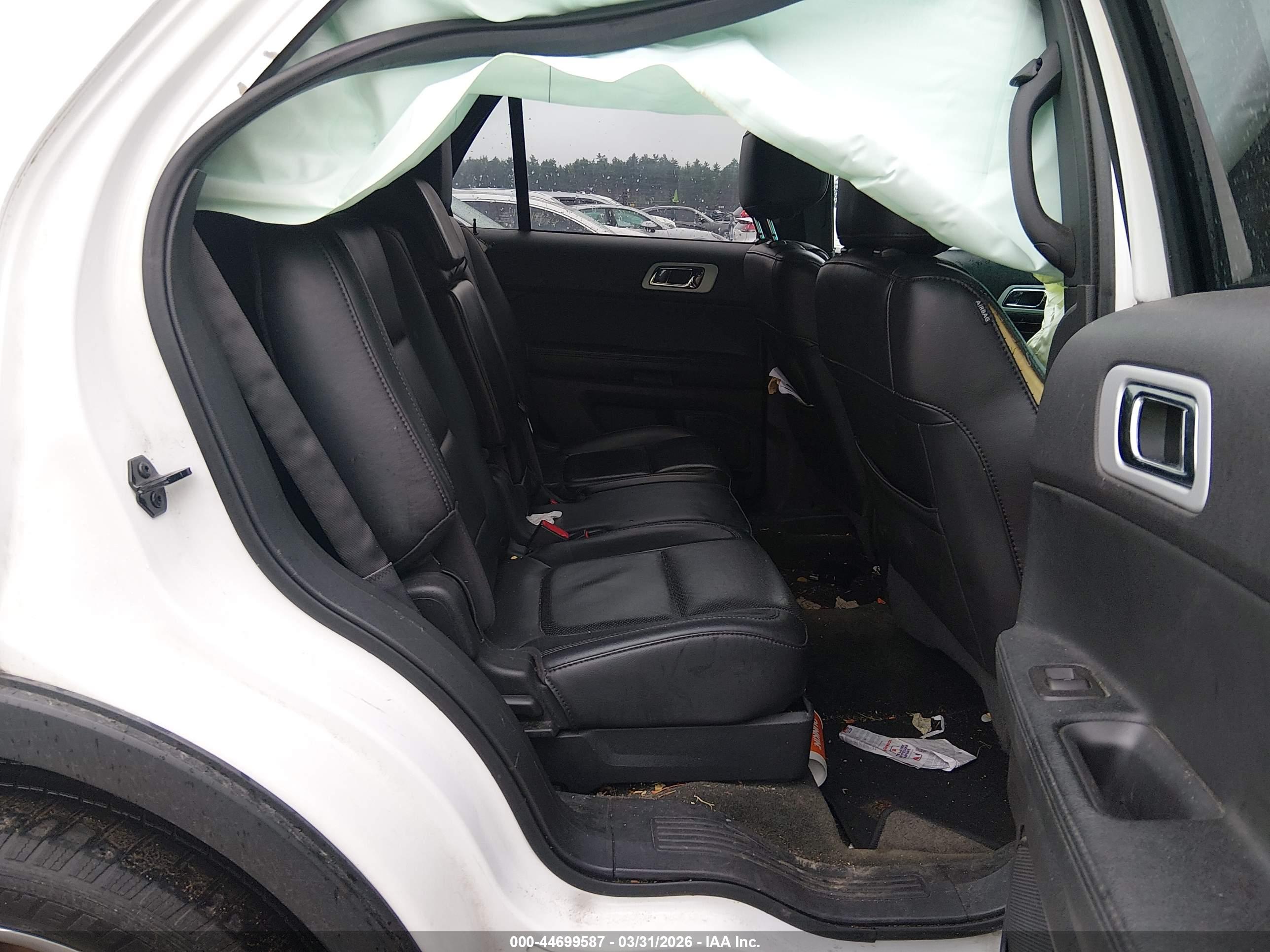 FORD EXPLORER image 8