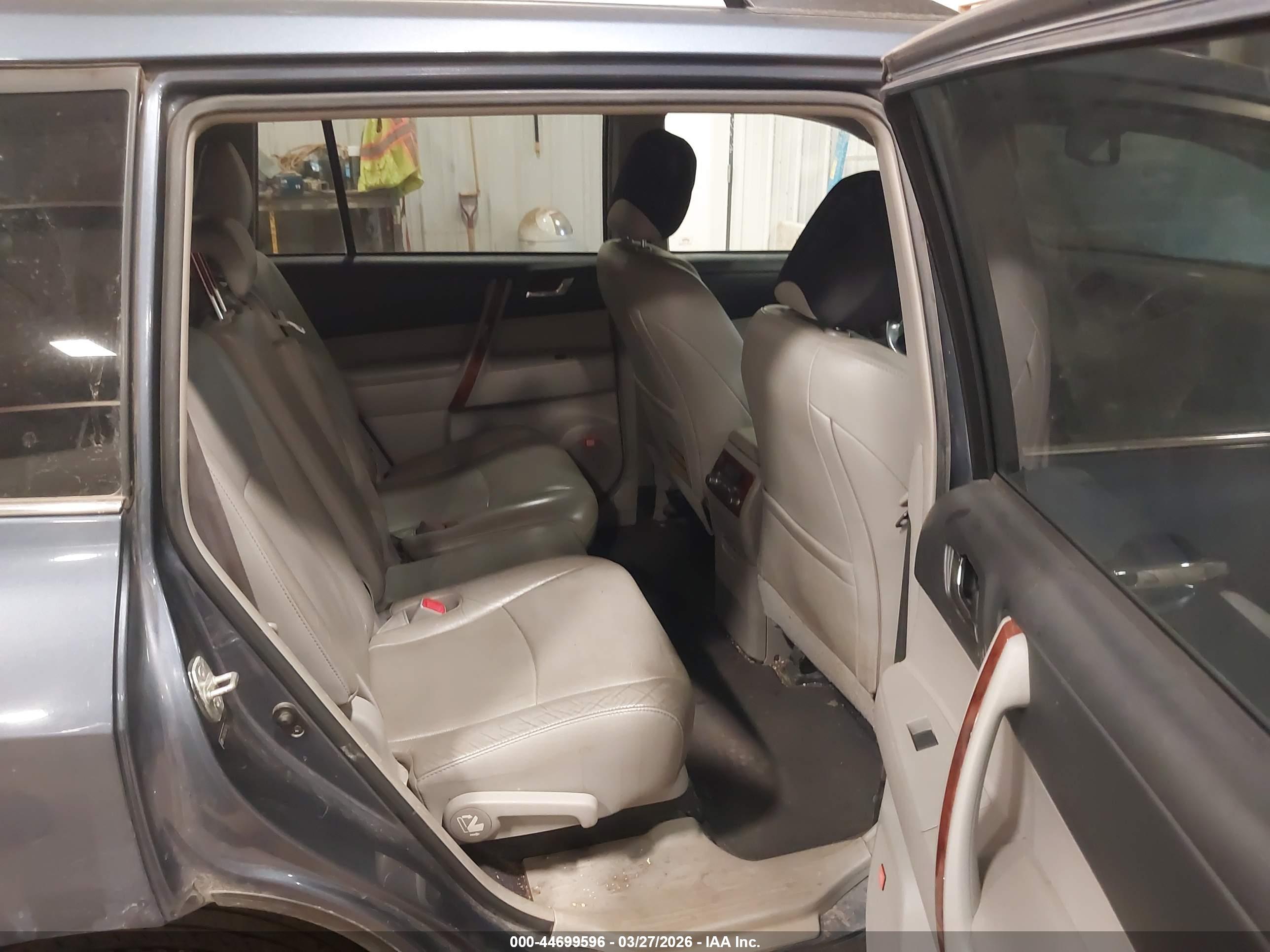 TOYOTA HIGHLANDER image 8