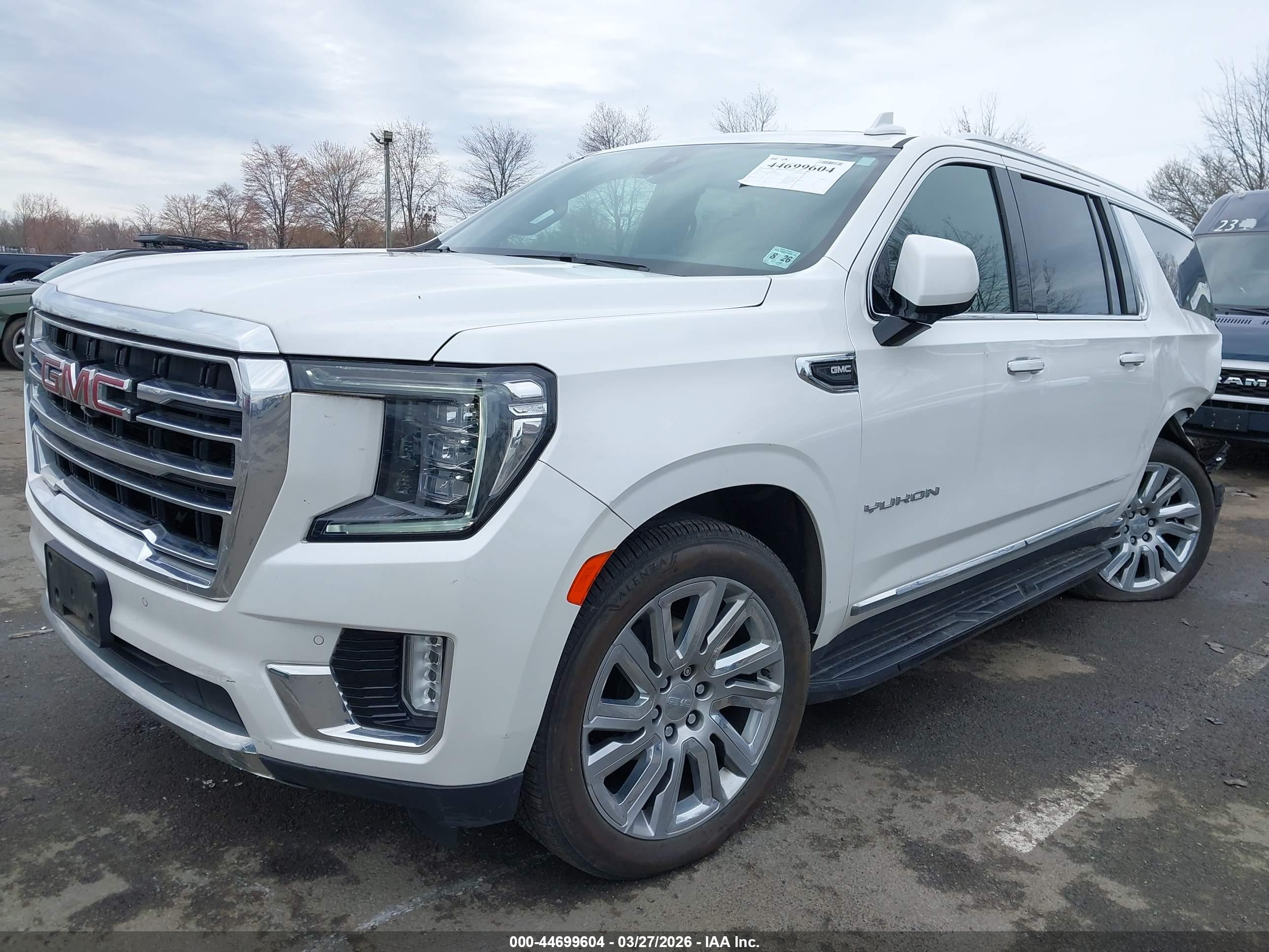 GMC YUKON image 2