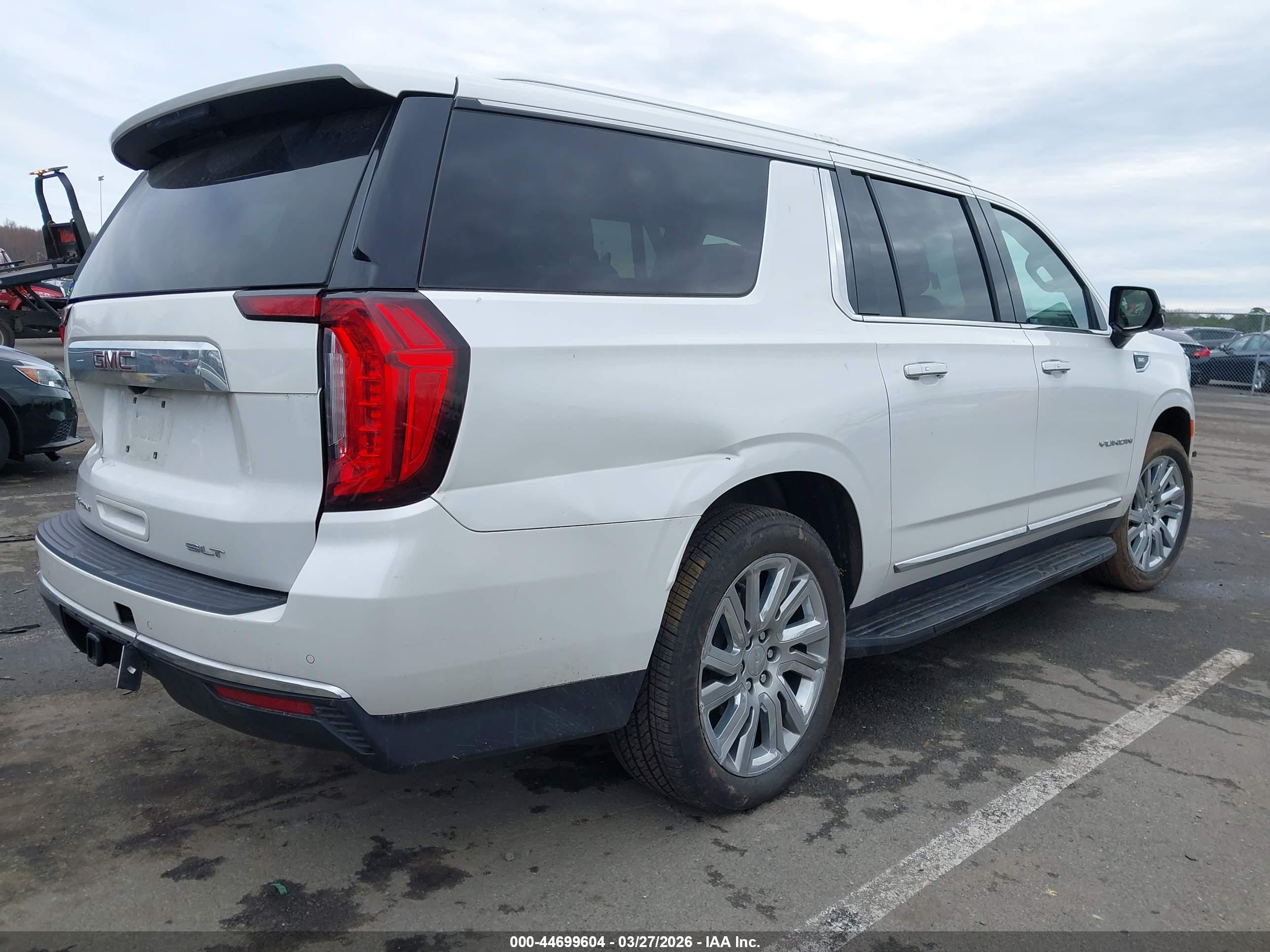 GMC YUKON image 4