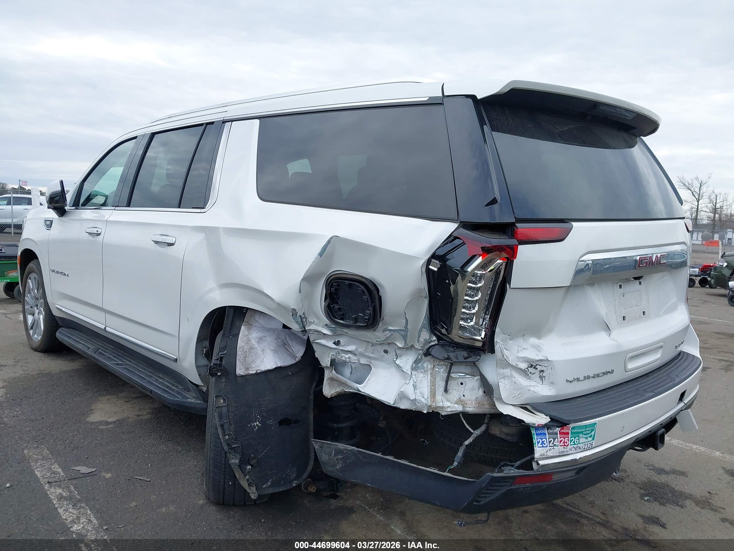 GMC YUKON image 6